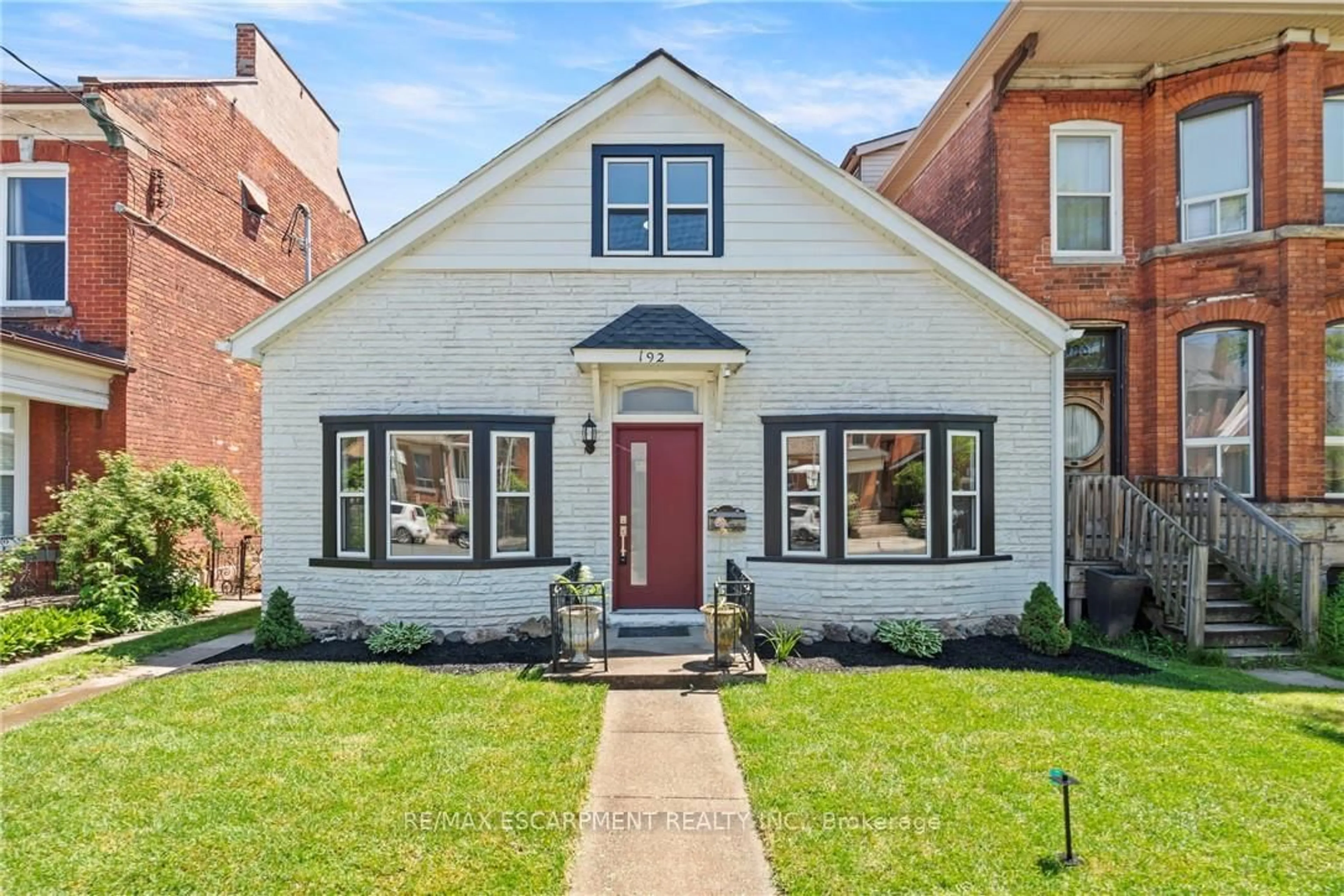 Home with brick exterior material, street for 192 VICTORIA Ave, Hamilton Ontario L8L 5G1
