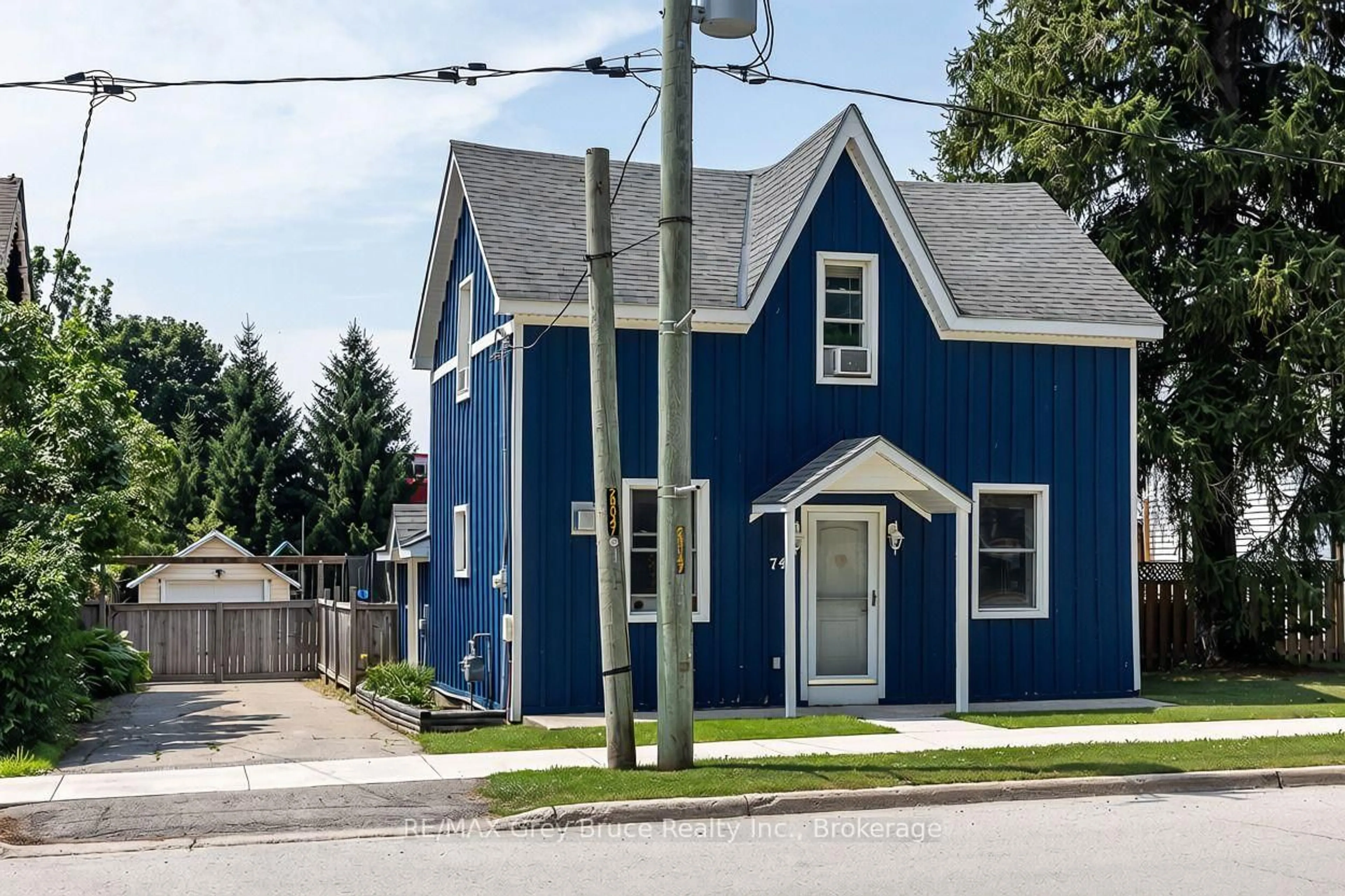 Home with vinyl exterior material, street for 74 Yonge St, Arran-Elderslie Ontario N0H 2N0