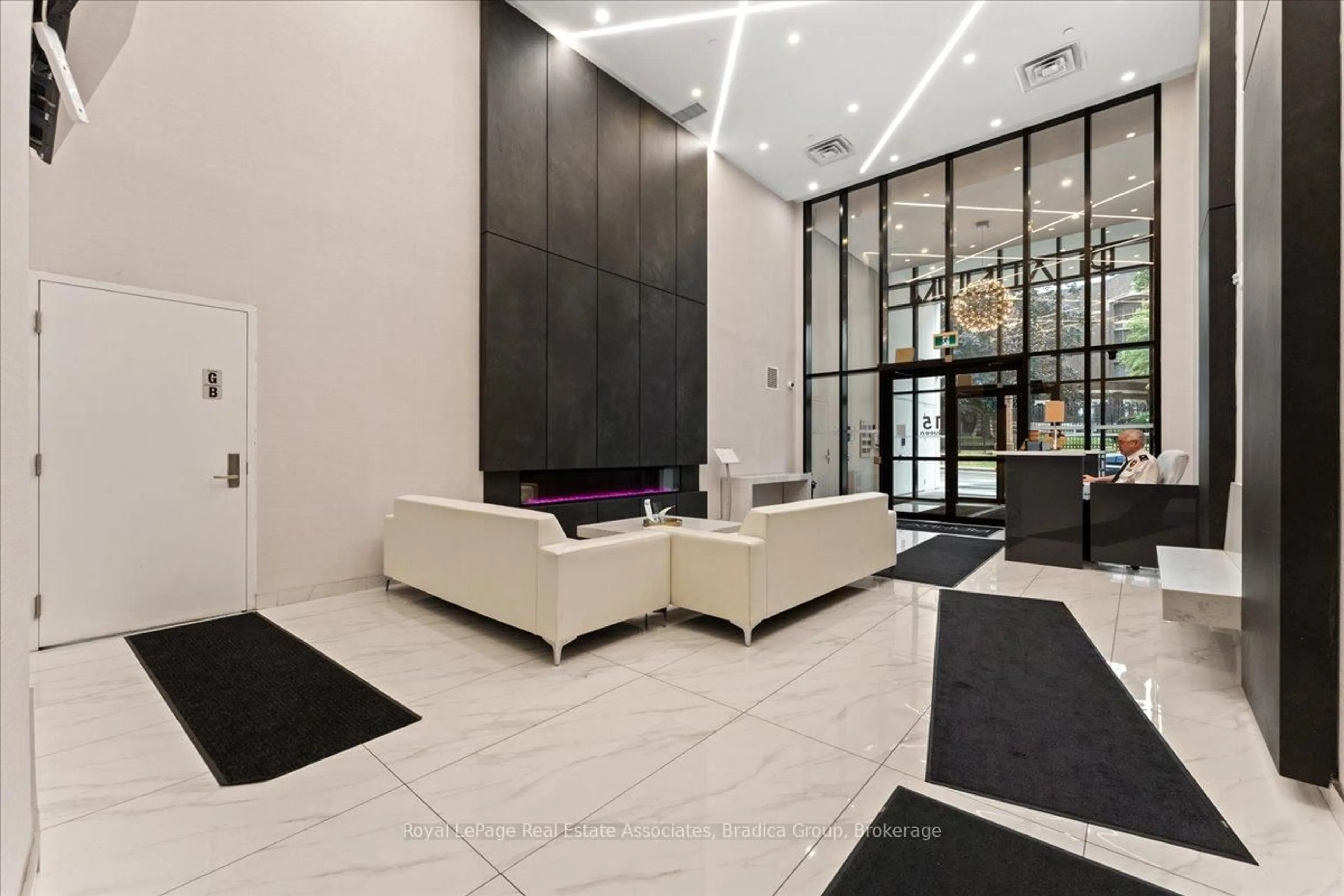 Lobby for 15 Queen St #1111, Hamilton Ontario L8P 0C6