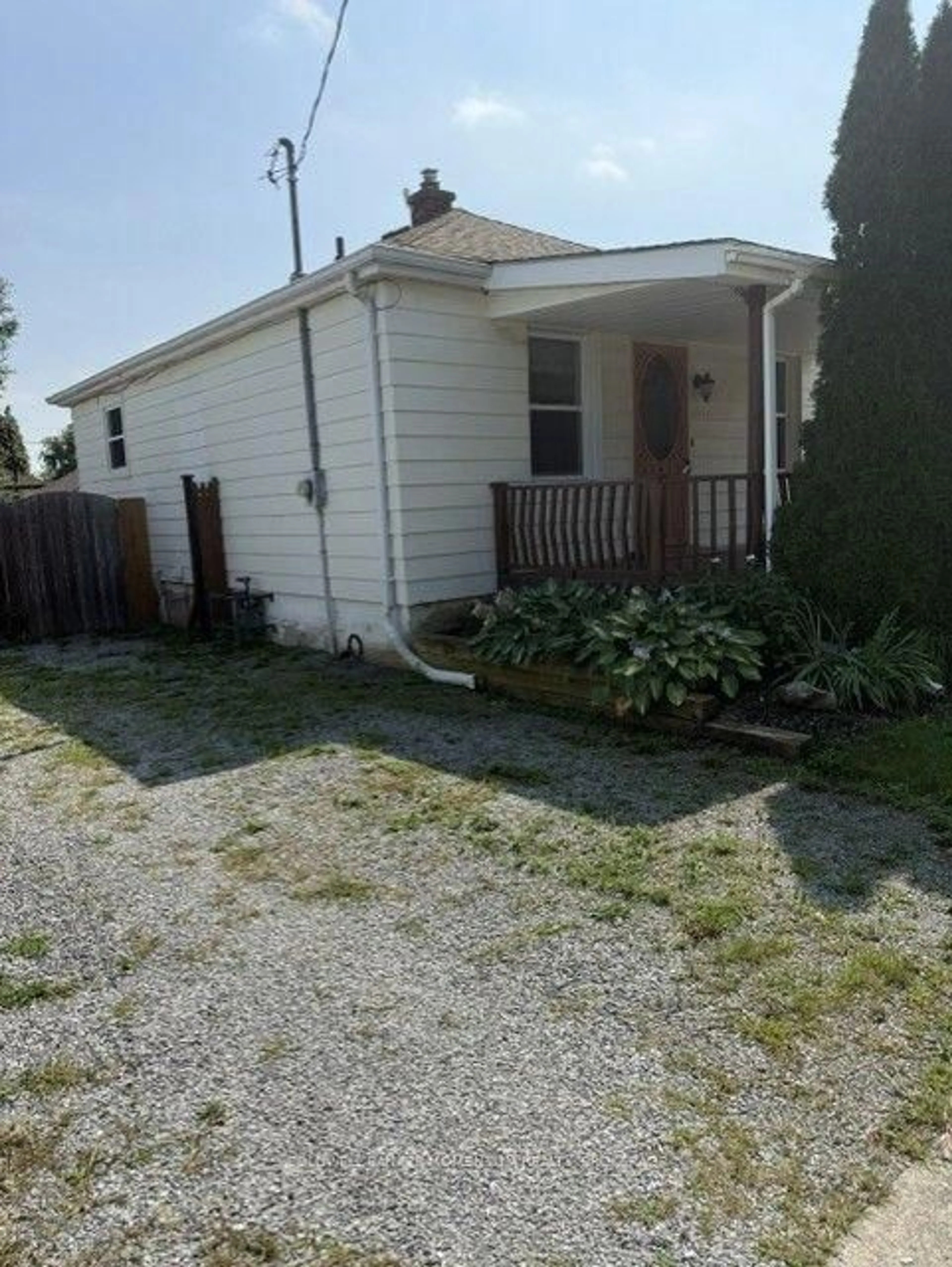 Shed for 13 Princess St, St. Catharines Ontario L2P 2P8