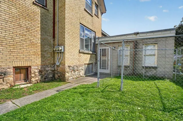 569 Frederick St, Kitchener 5