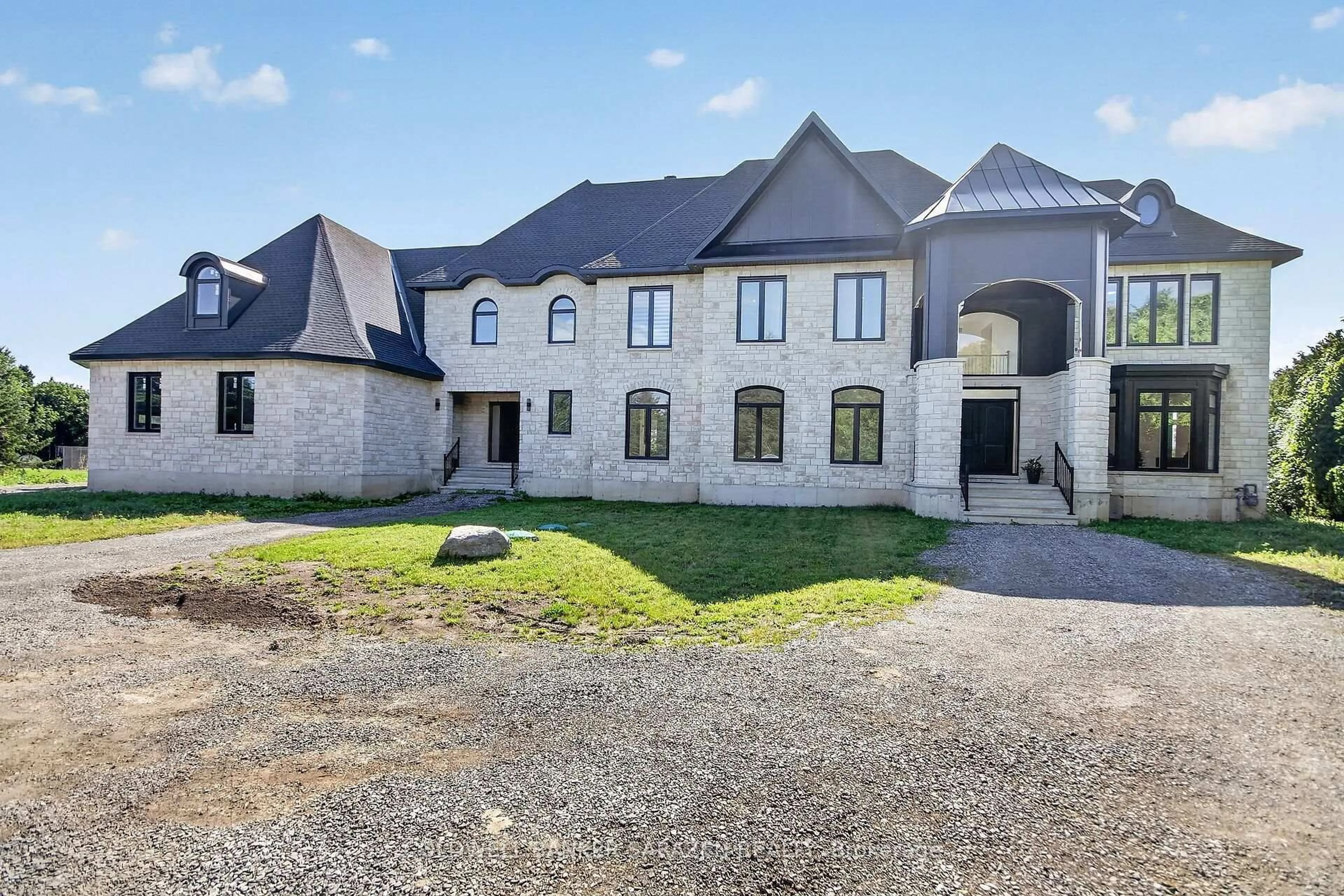 A pic from outside/outdoor area/front of a property/back of a property/a pic from drone, unknown for 1554 River Rd, Ottawa Ontario K4M 1B4