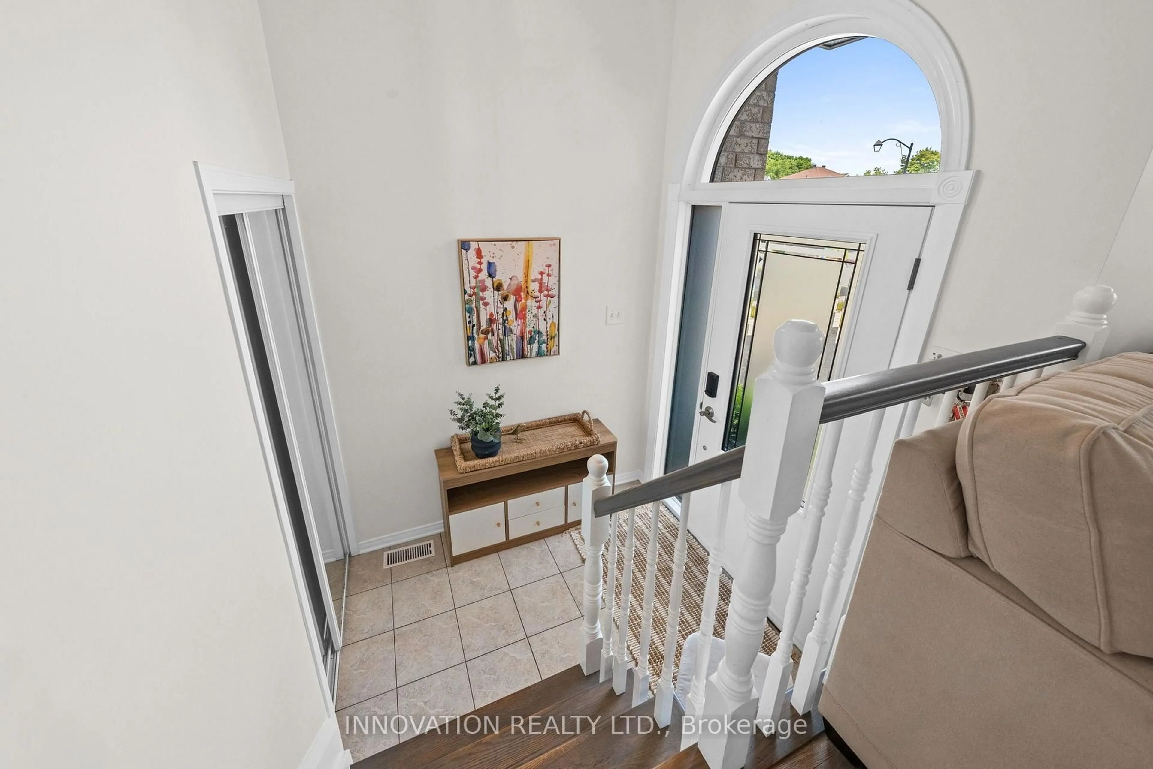 Indoor entryway for 38 Steggall Cres, Stittsville Ontario K2S 1S4