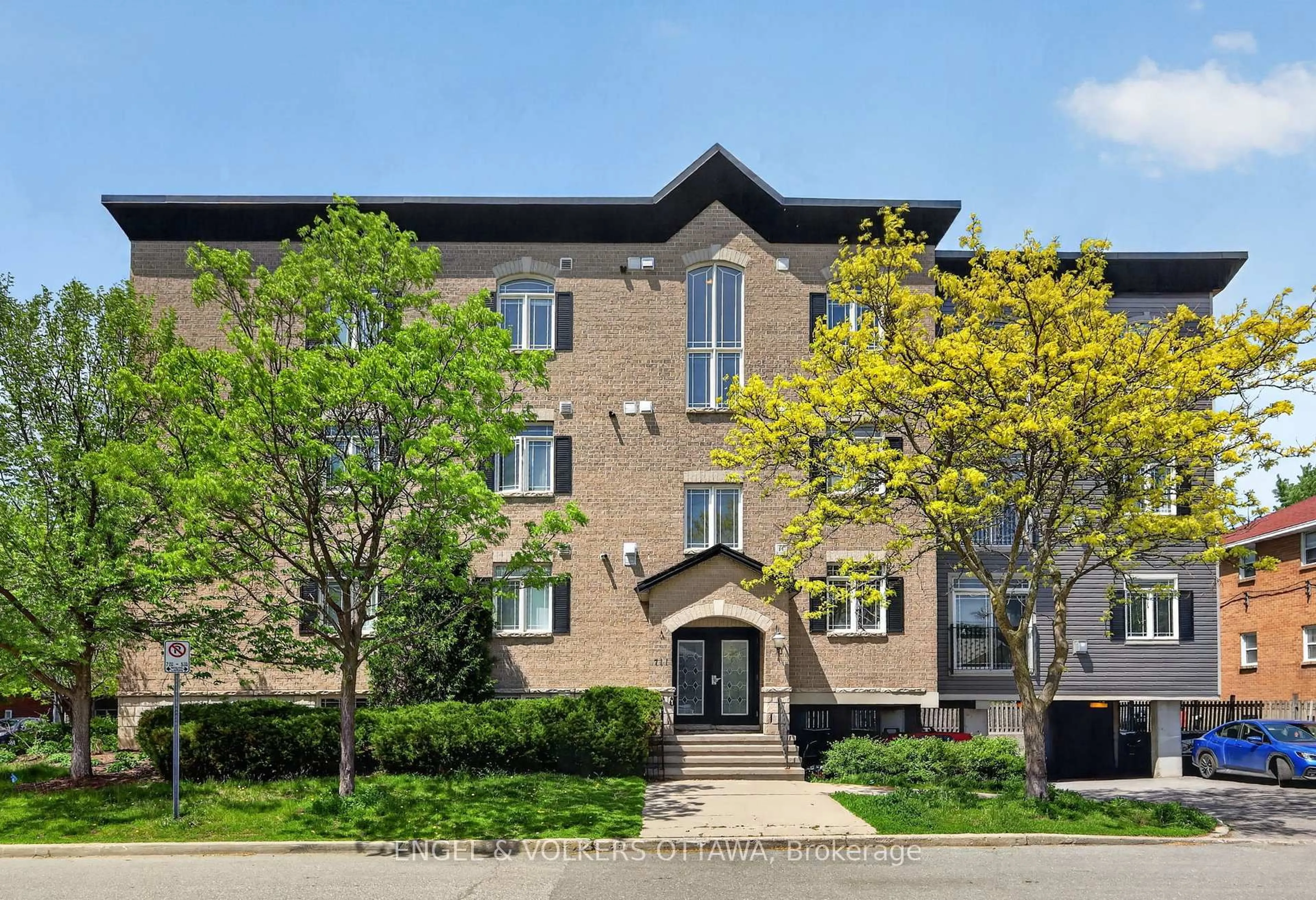 Unknown for 711 Churchill Ave #401, Ottawa Ontario K1Z 7J9
