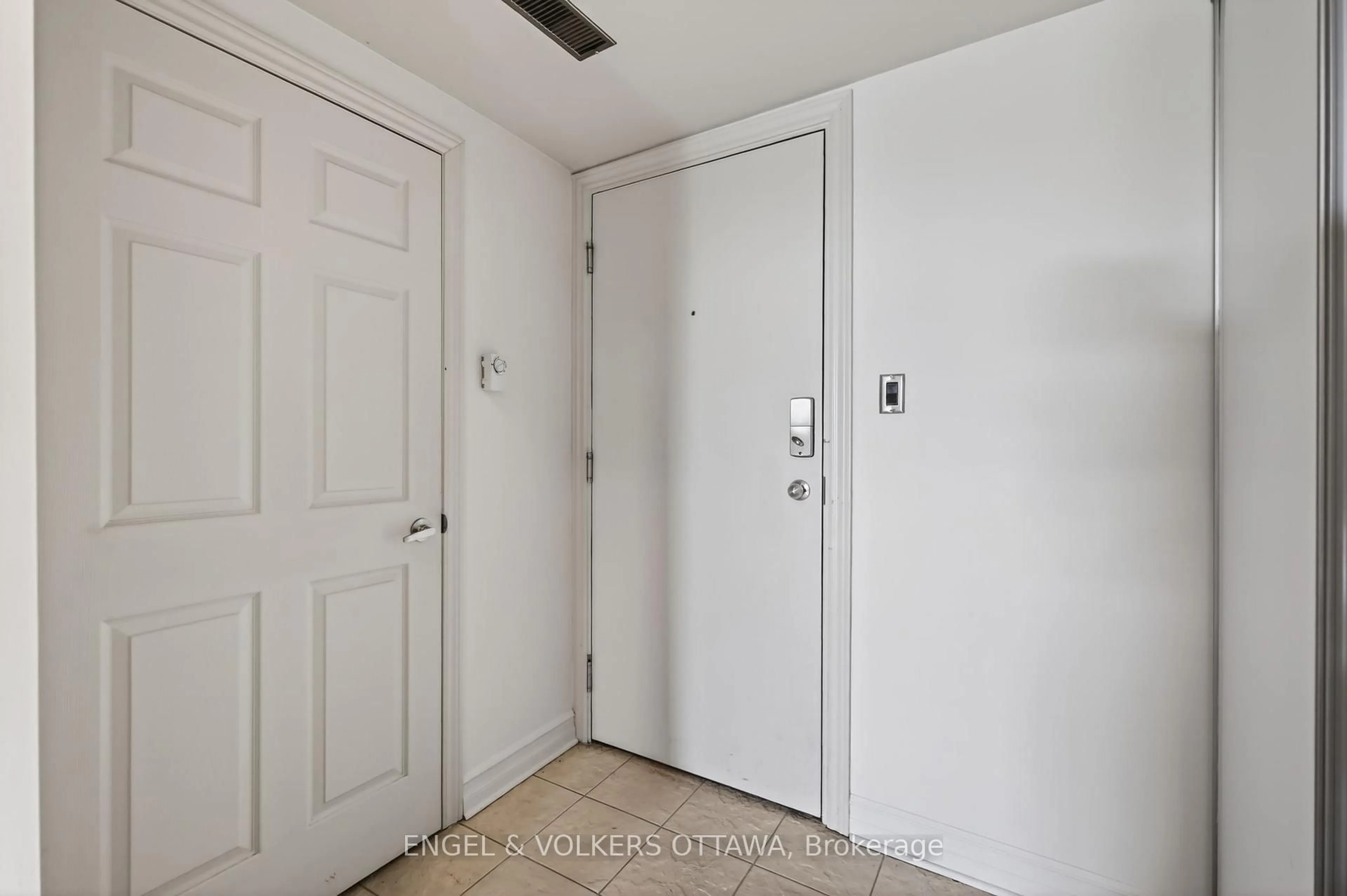 Unknown for 711 Churchill Ave #401, Ottawa Ontario K1Z 7J9
