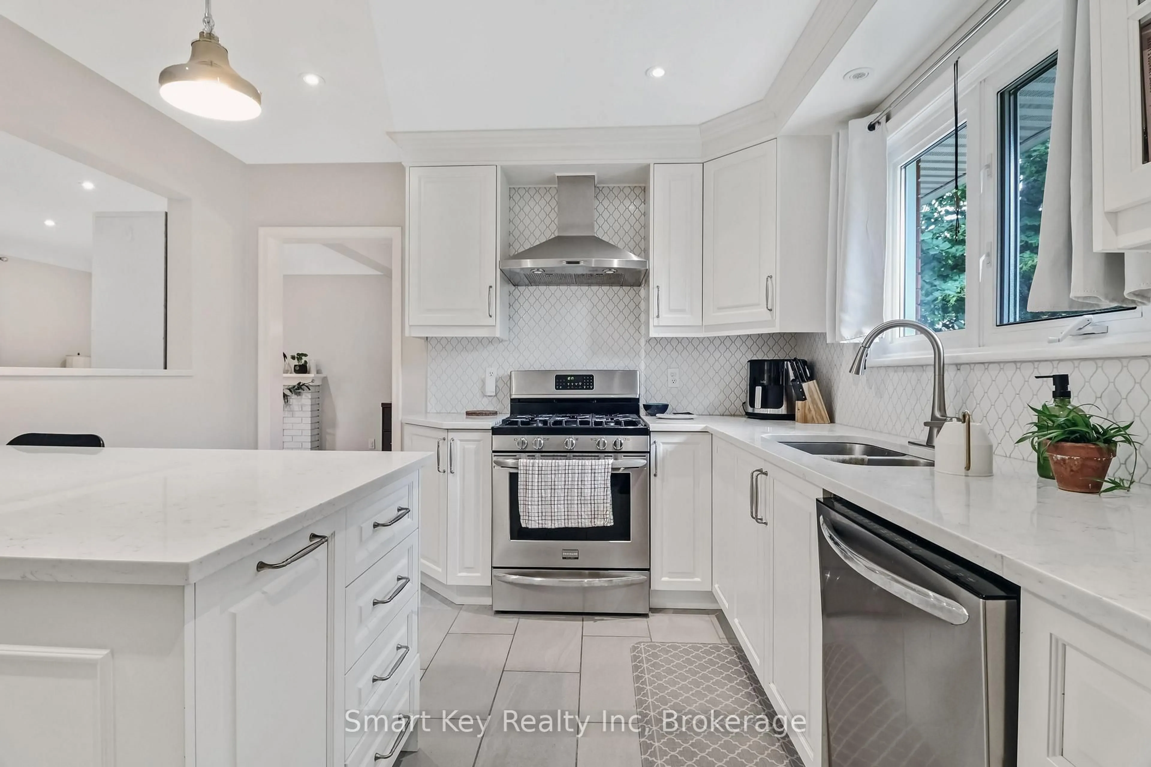 Open concept kitchen, ceramic/tile floor for 1165 Cline Cres Cres, Ottawa Ontario K2C 2P3