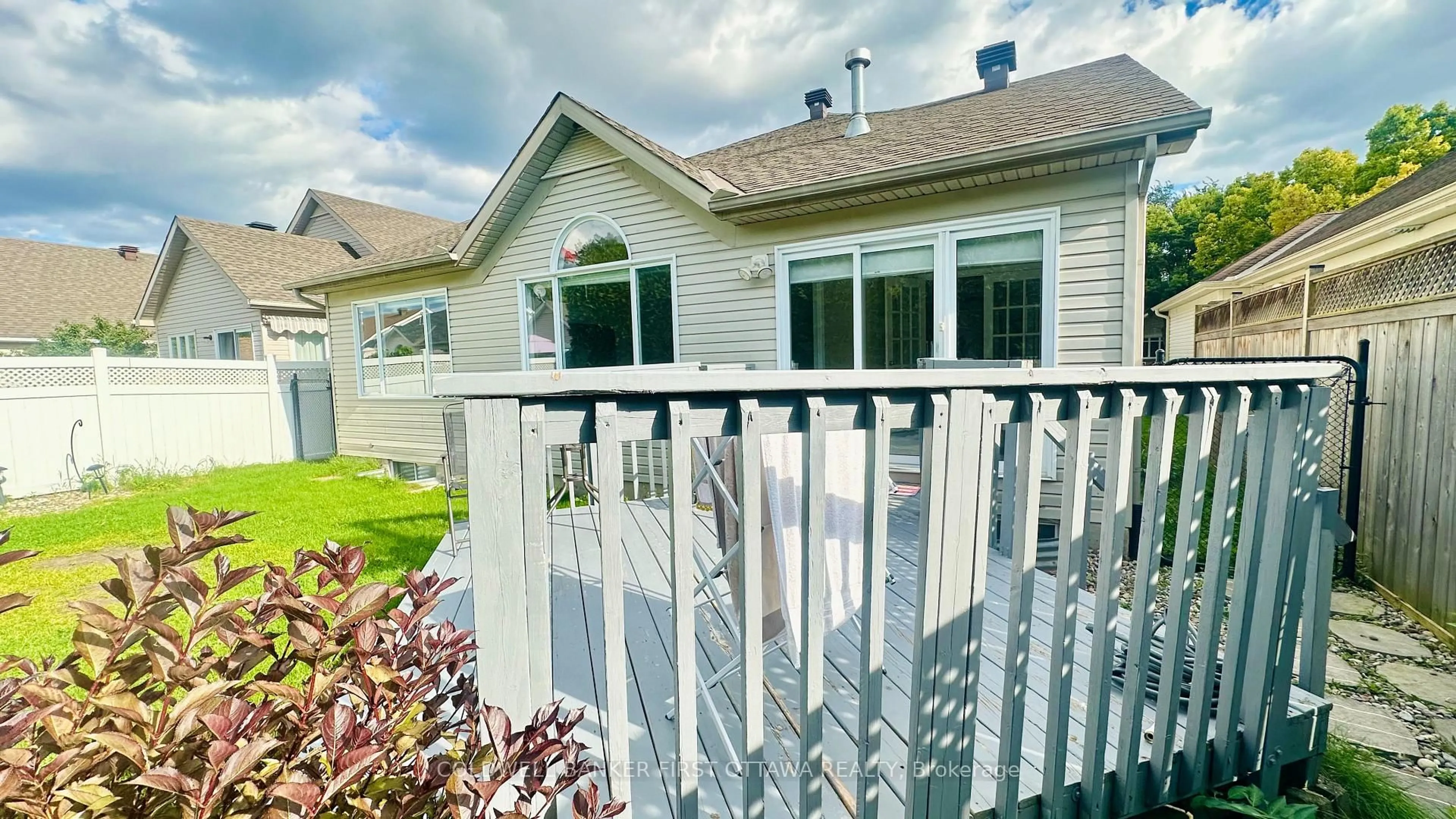 Home with vinyl exterior material, unknown for 13 Fieldcrest Ave, Ottawa Ontario K2J 4W7