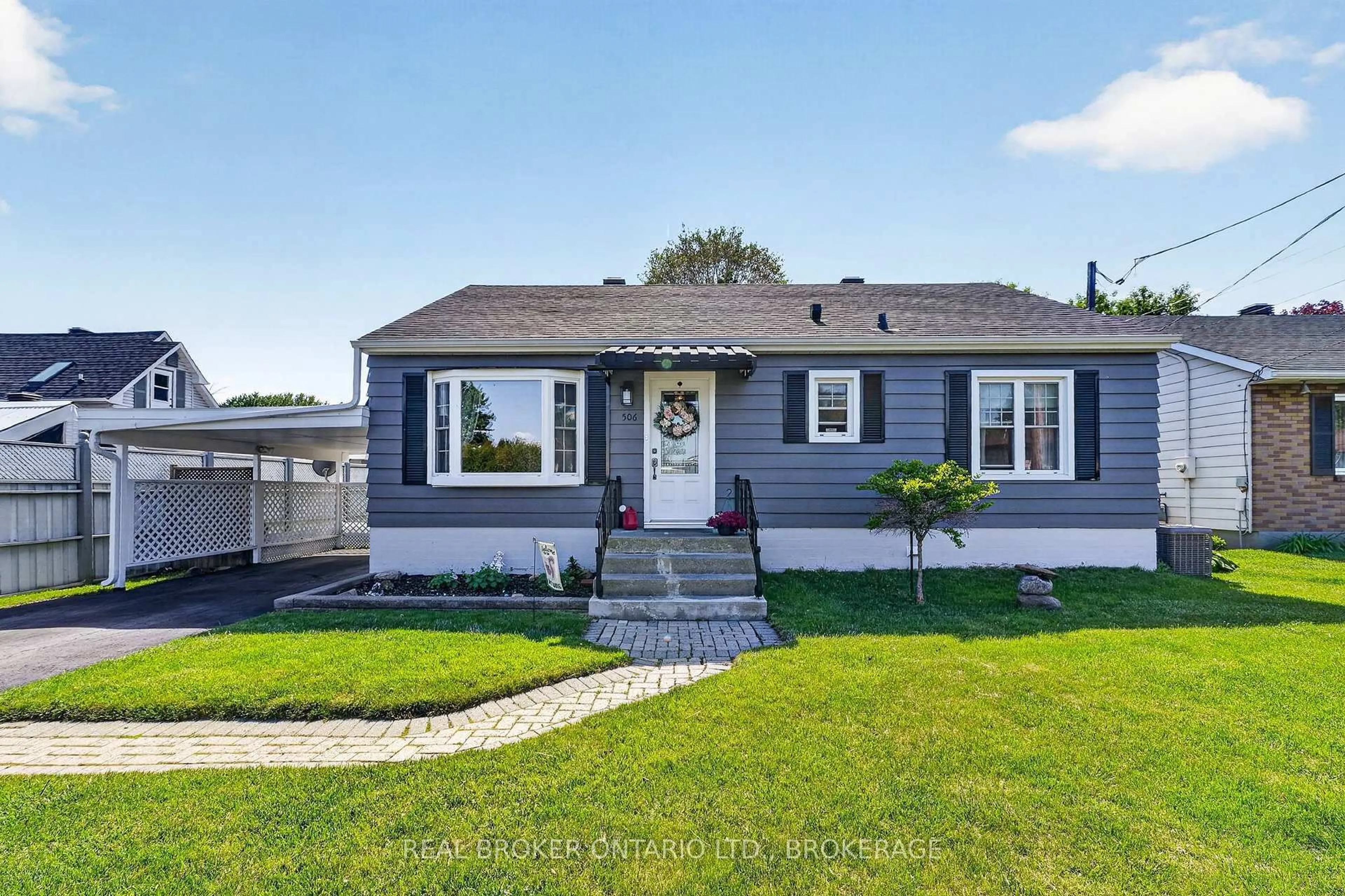 Home with vinyl exterior material, street for 506 Rivier Pl, Cornwall Ontario K6J 4B2