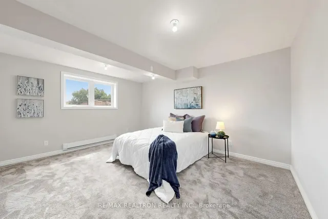 19305 Loyalist Pkwy, Prince Edward County 2