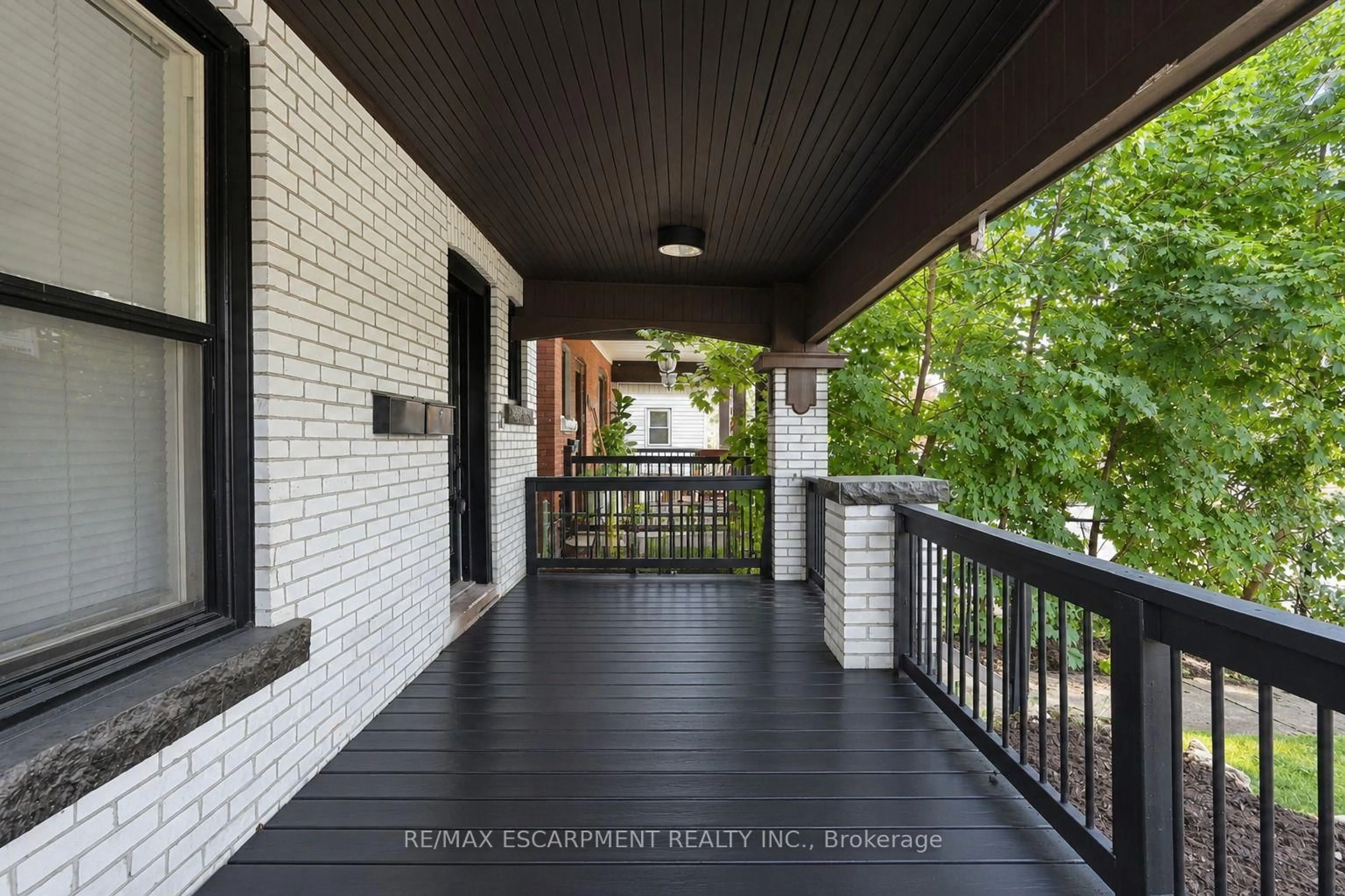 Unknown for 106 BARNESDALE Ave, Hamilton Ontario L8L 6S5