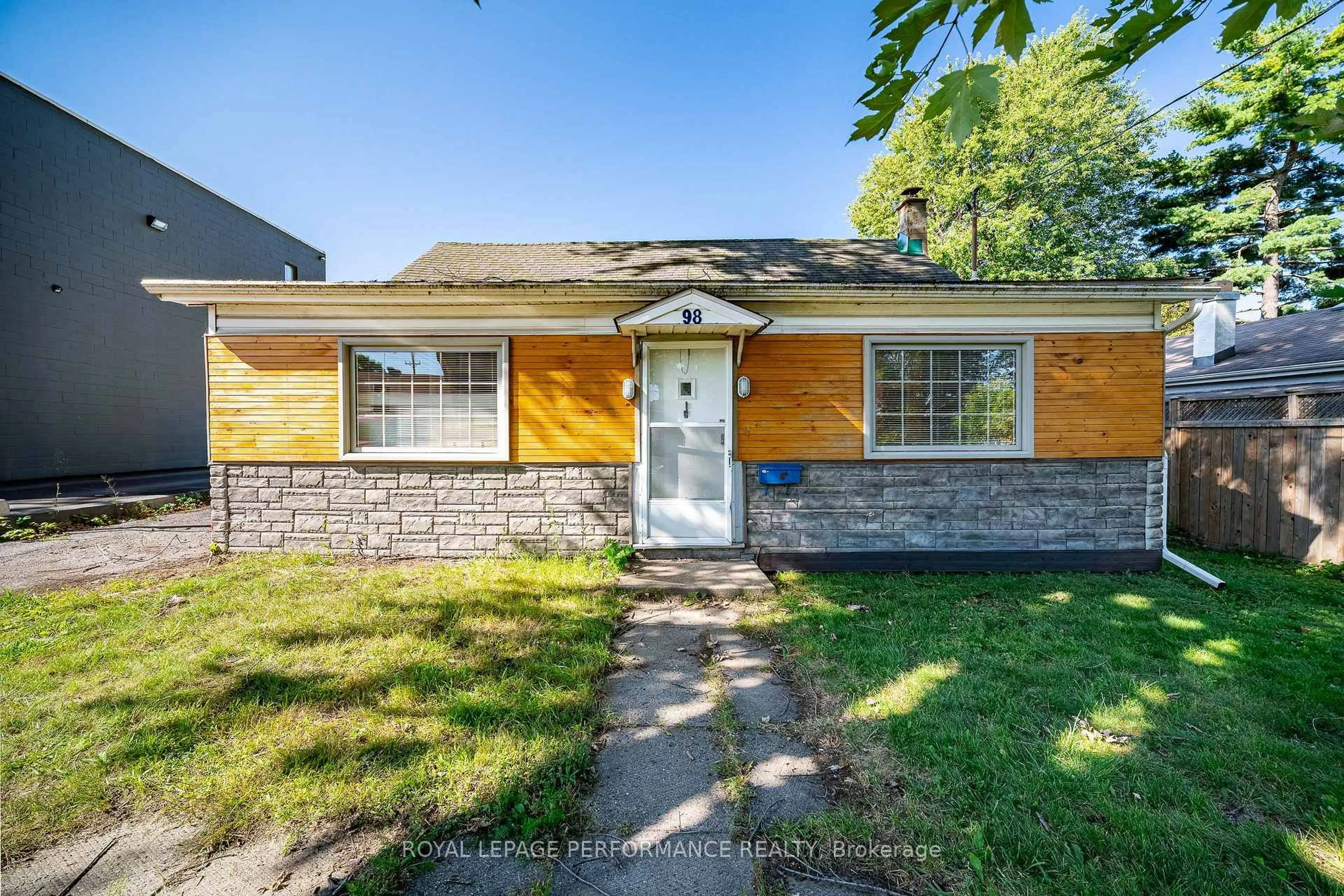 Unknown for 98 Boyce Ave, Ottawa Ontario K2B 6J2