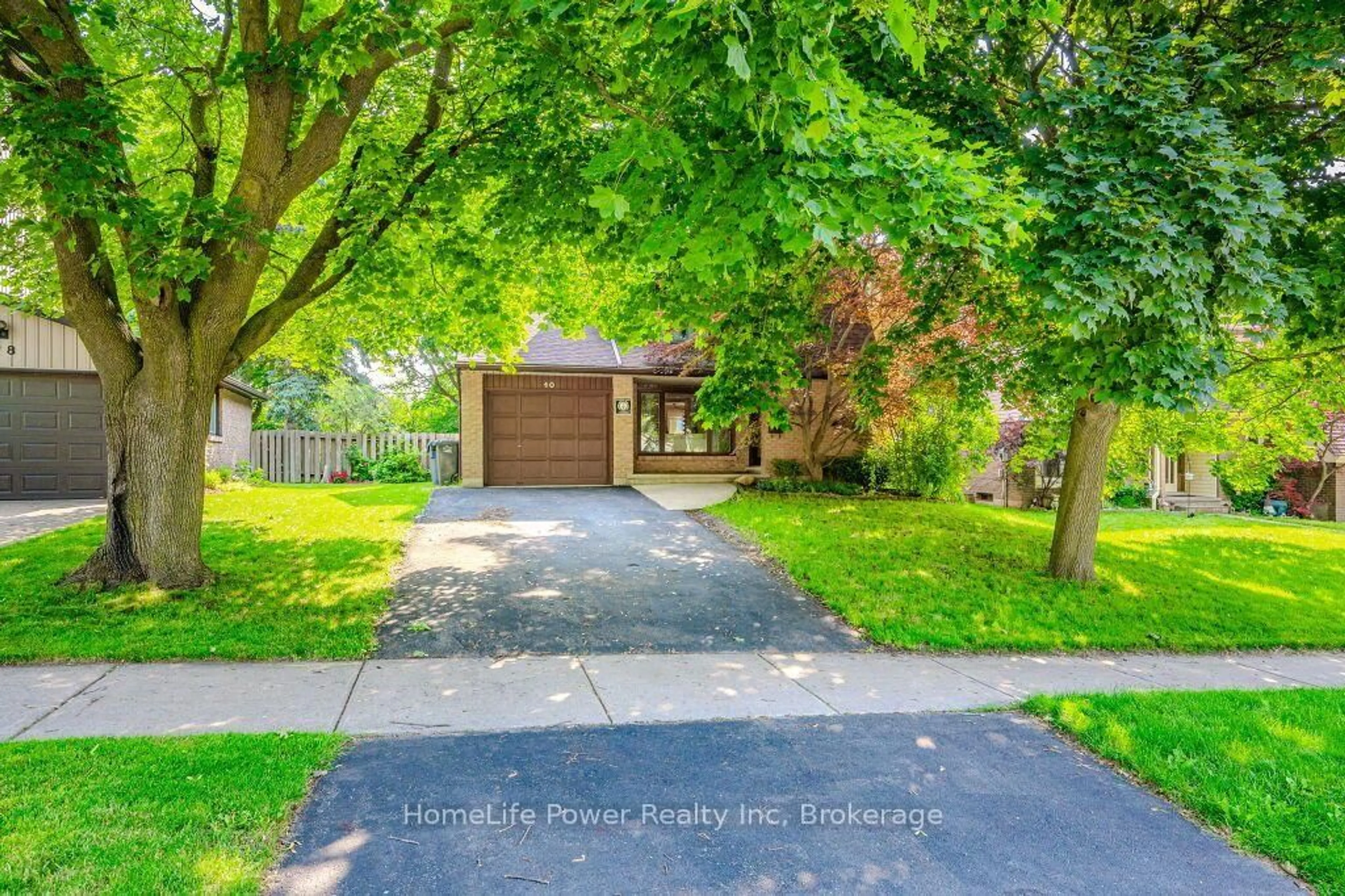 A pic from outside/outdoor area/front of a property/back of a property/a pic from drone, street for 40 Ferman Dr, Guelph Ontario N1H 7E1