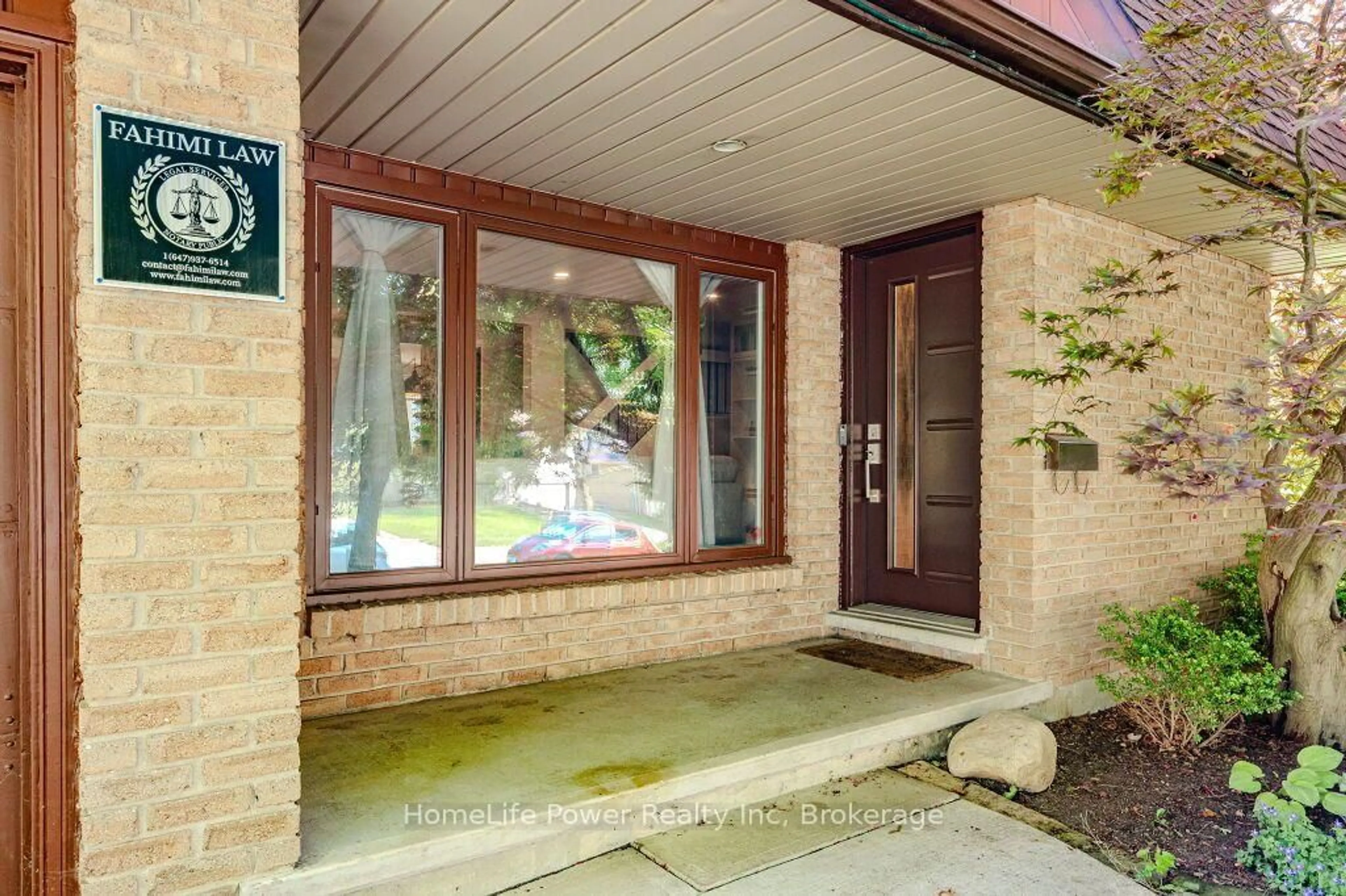 Indoor entryway for 40 Ferman Dr, Guelph Ontario N1H 7E1
