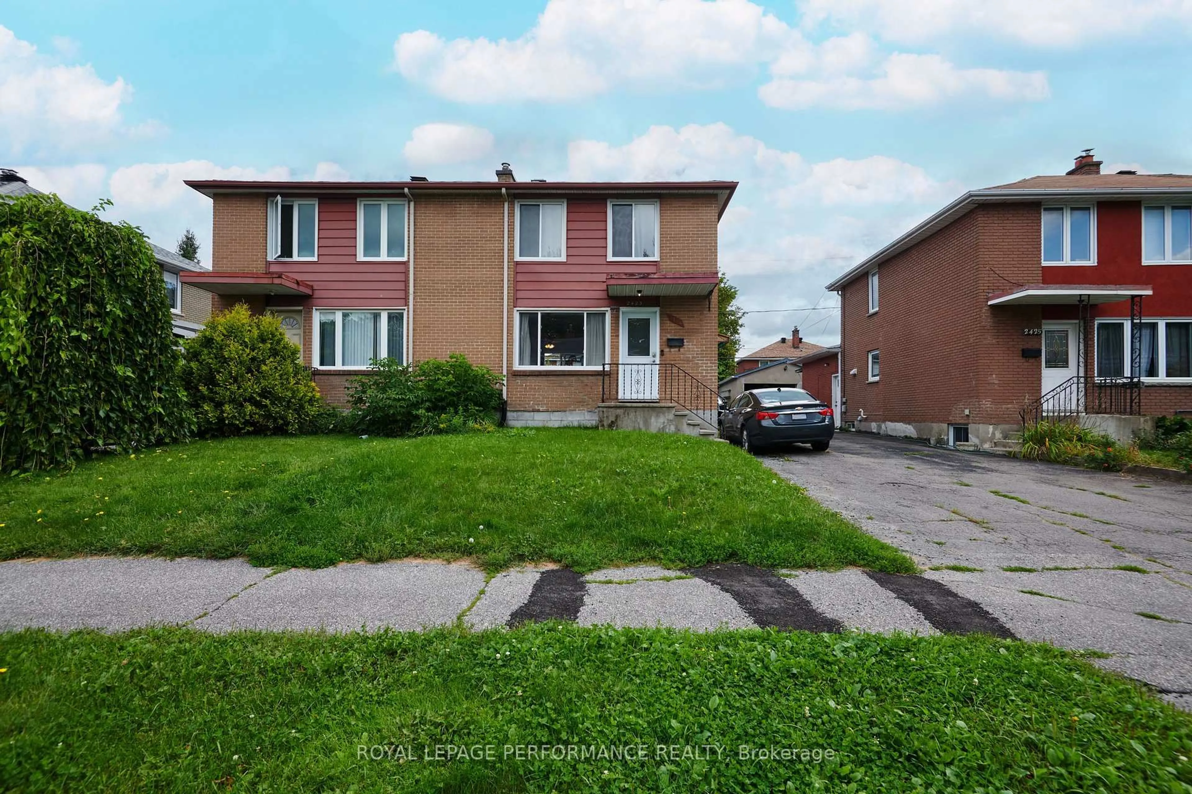Unknown for 2423 Clementine Blvd, Ottawa Ontario K1V 8E1