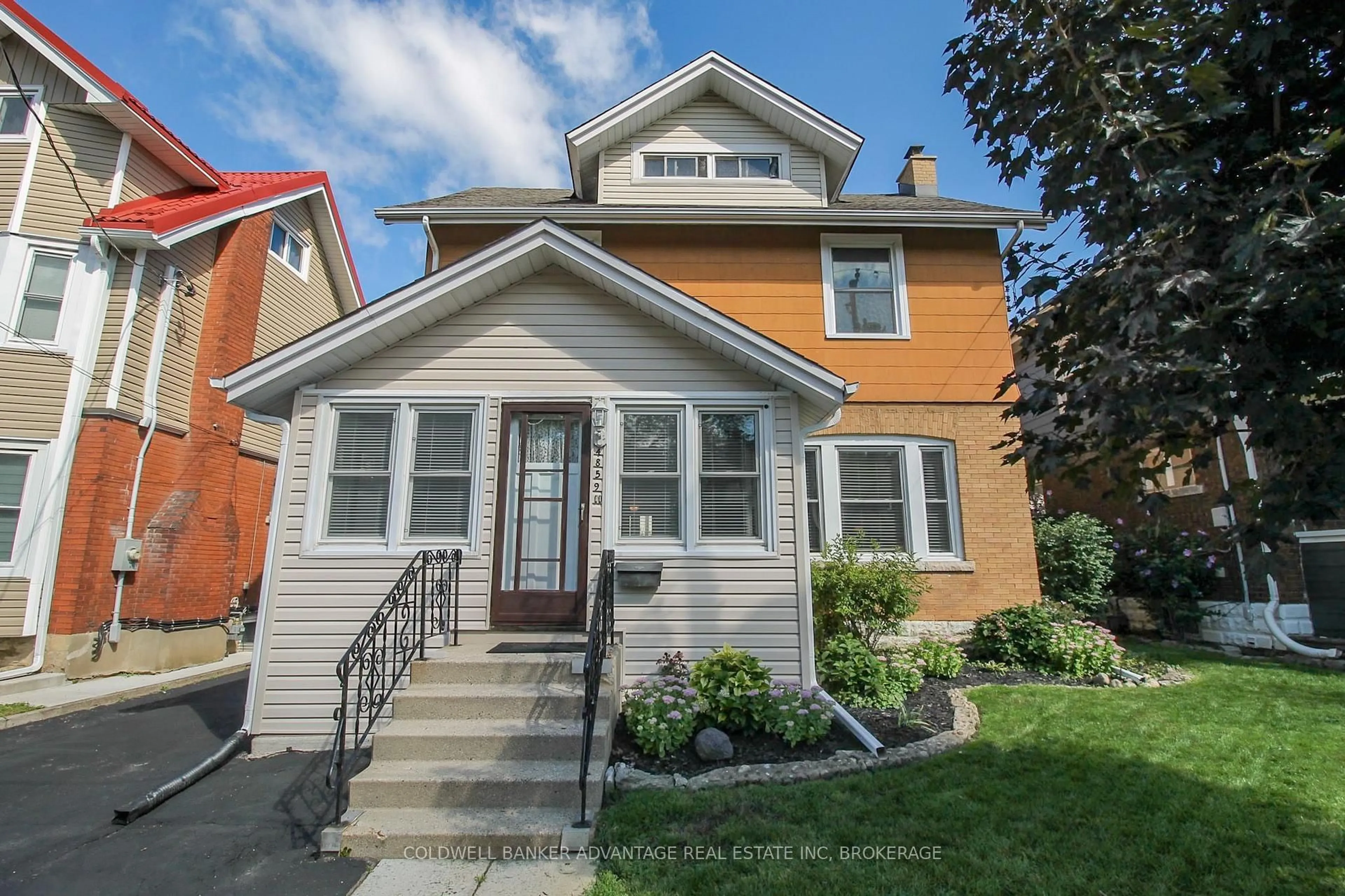 Home with brick exterior material, street for 4859 Willmott St, Niagara Falls Ontario L2E 1Z5