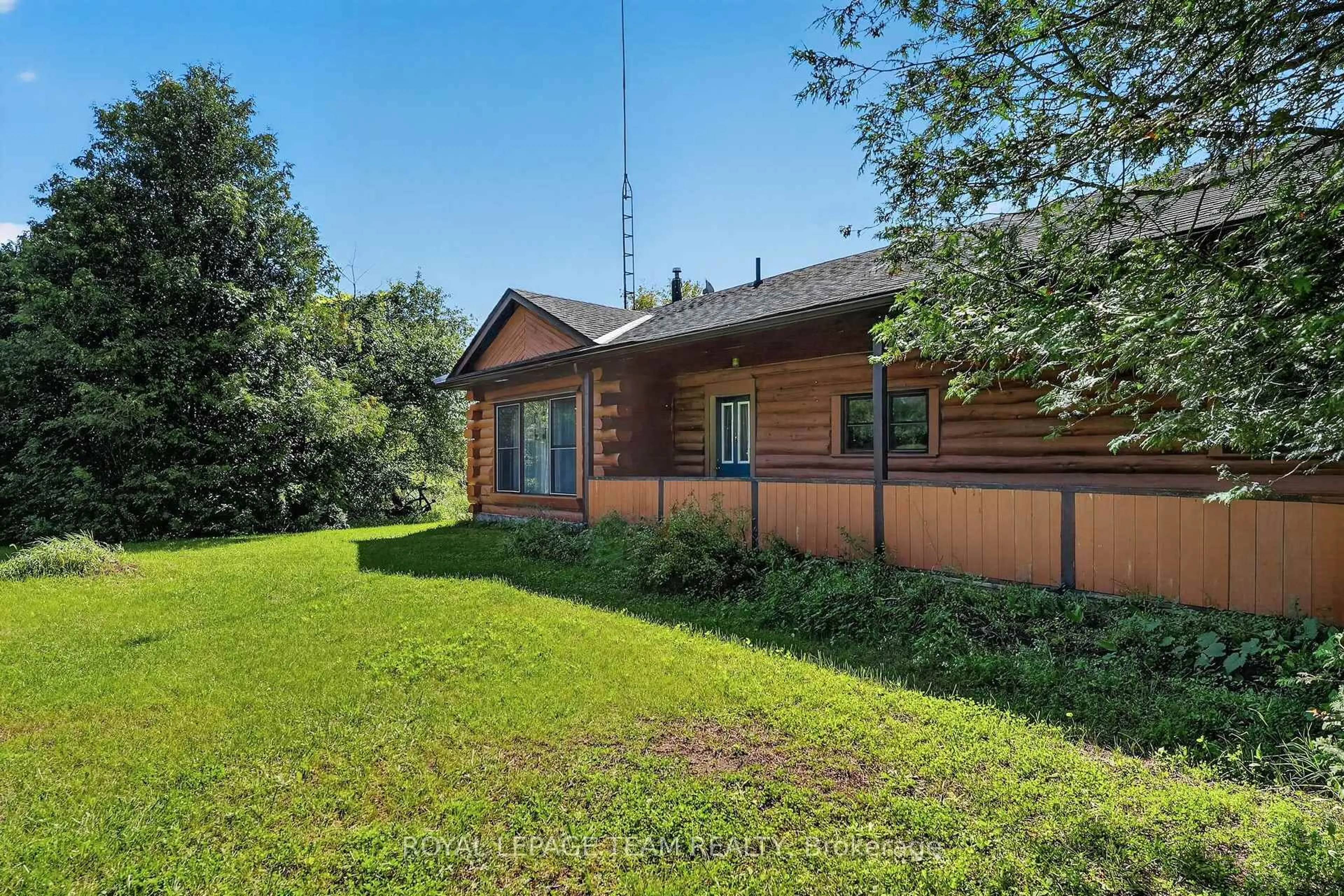 A pic from outside/outdoor area/front of a property/back of a property/a pic from drone, unknown for 112 Latourell Rd, North Grenville Ontario K0G 1J0