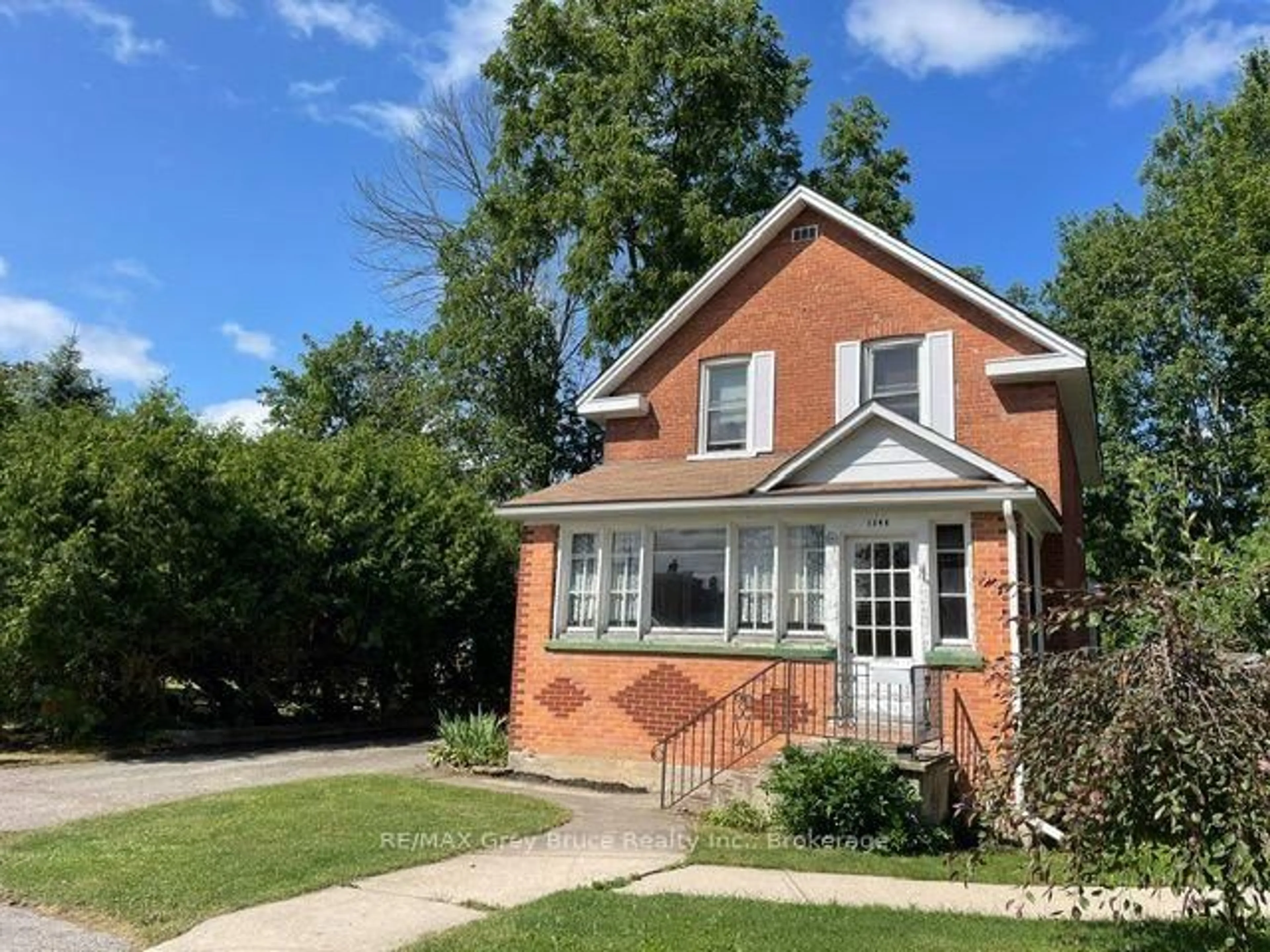 Home with brick exterior material, street for 1348 5th Ave, Owen Sound Ontario N4K 5B2