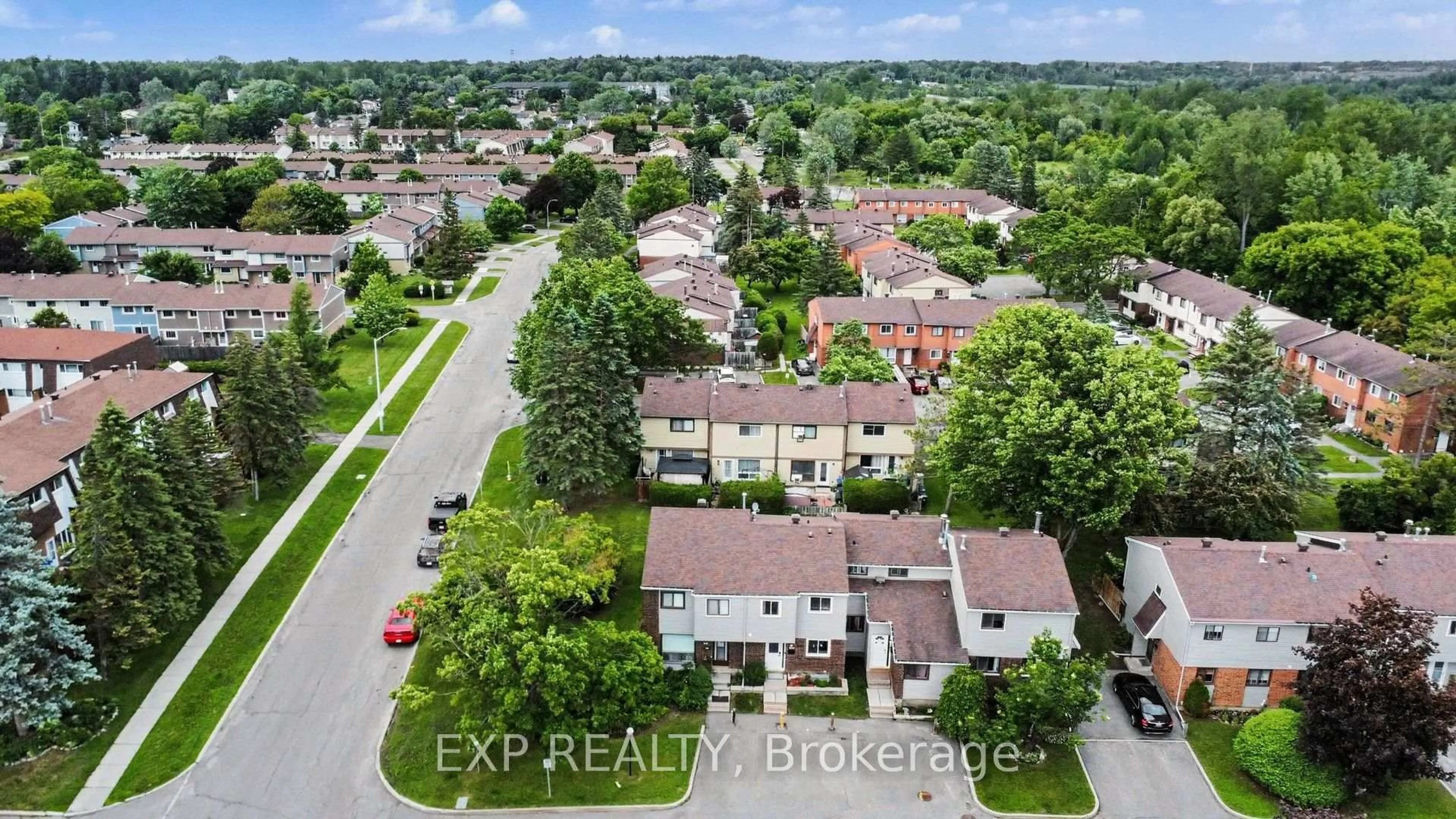 A pic from outside/outdoor area/front of a property/back of a property/a pic from drone, street for 2030 Kelden Cres #35, Ottawa Ontario K1B 4X9