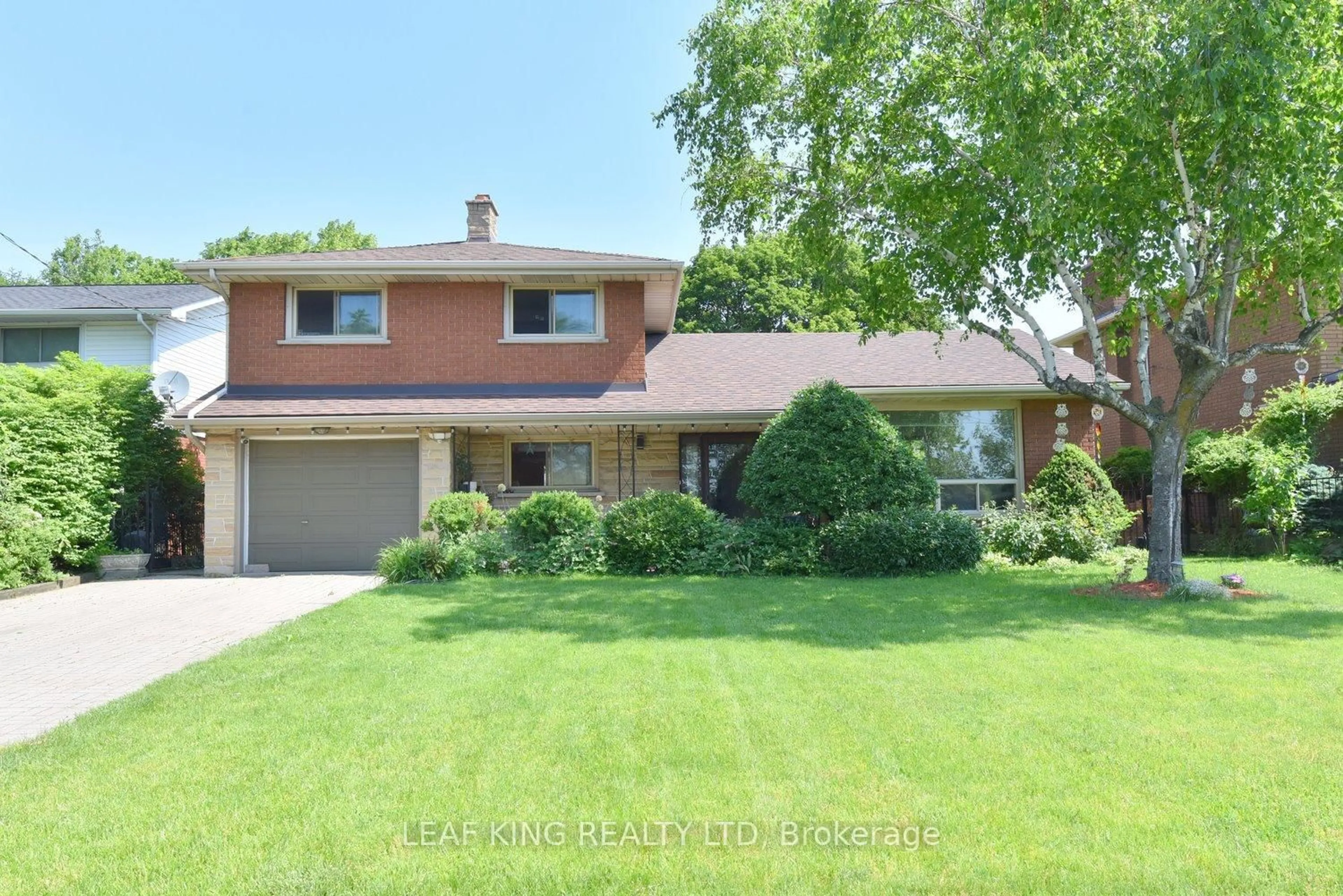 Home with brick exterior material, street for 372 Fennell Ave, Hamilton Ontario L9C 1G4