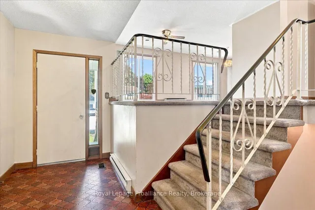 28 Kensington Cres, Belleville 4
