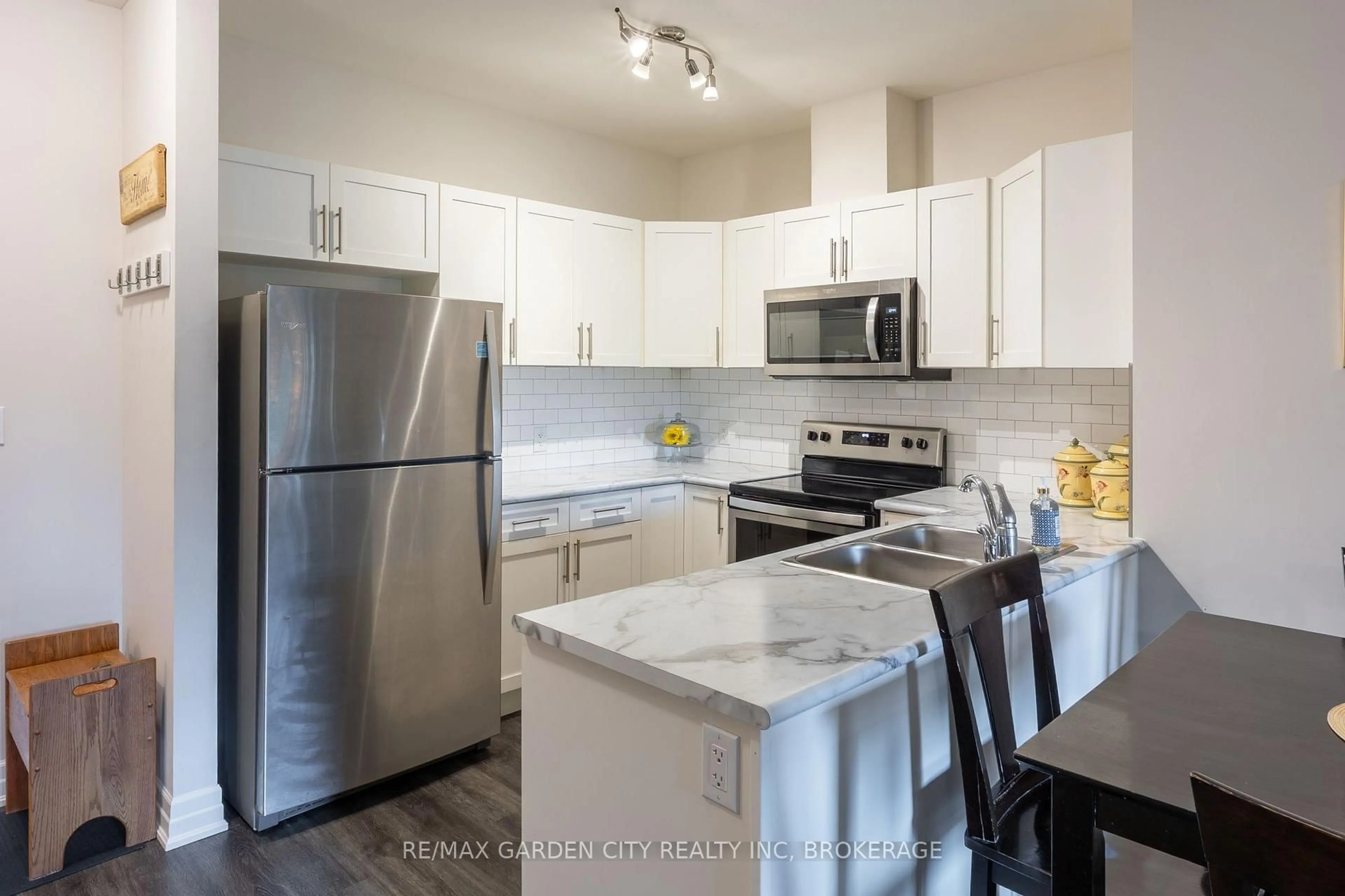 Unknown for 212 Lakeport Rd #303, St. Catharines Ontario L2N 0B4