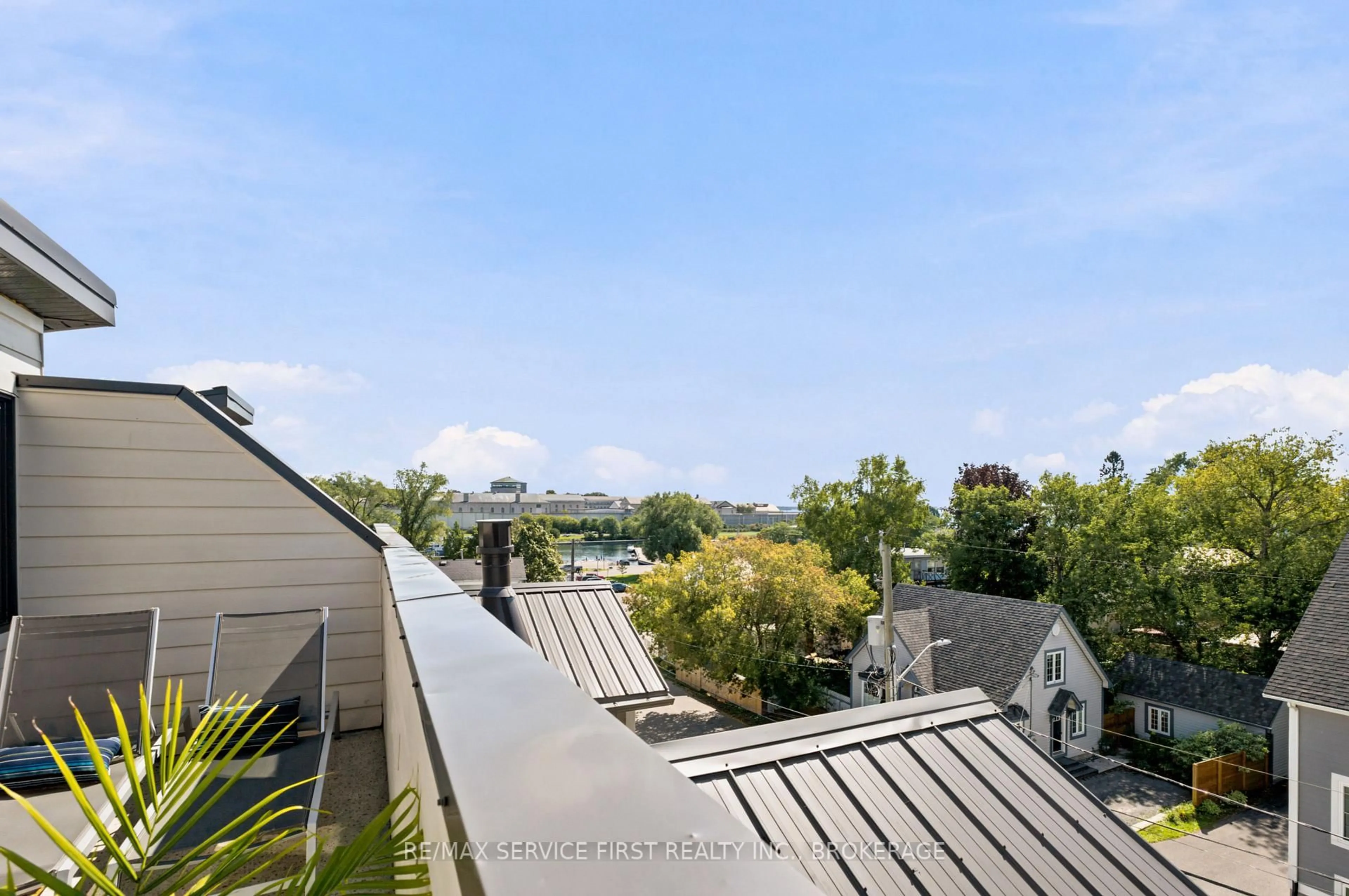 Unknown for 15 Grange St, Kingston Ontario K7M 2J5