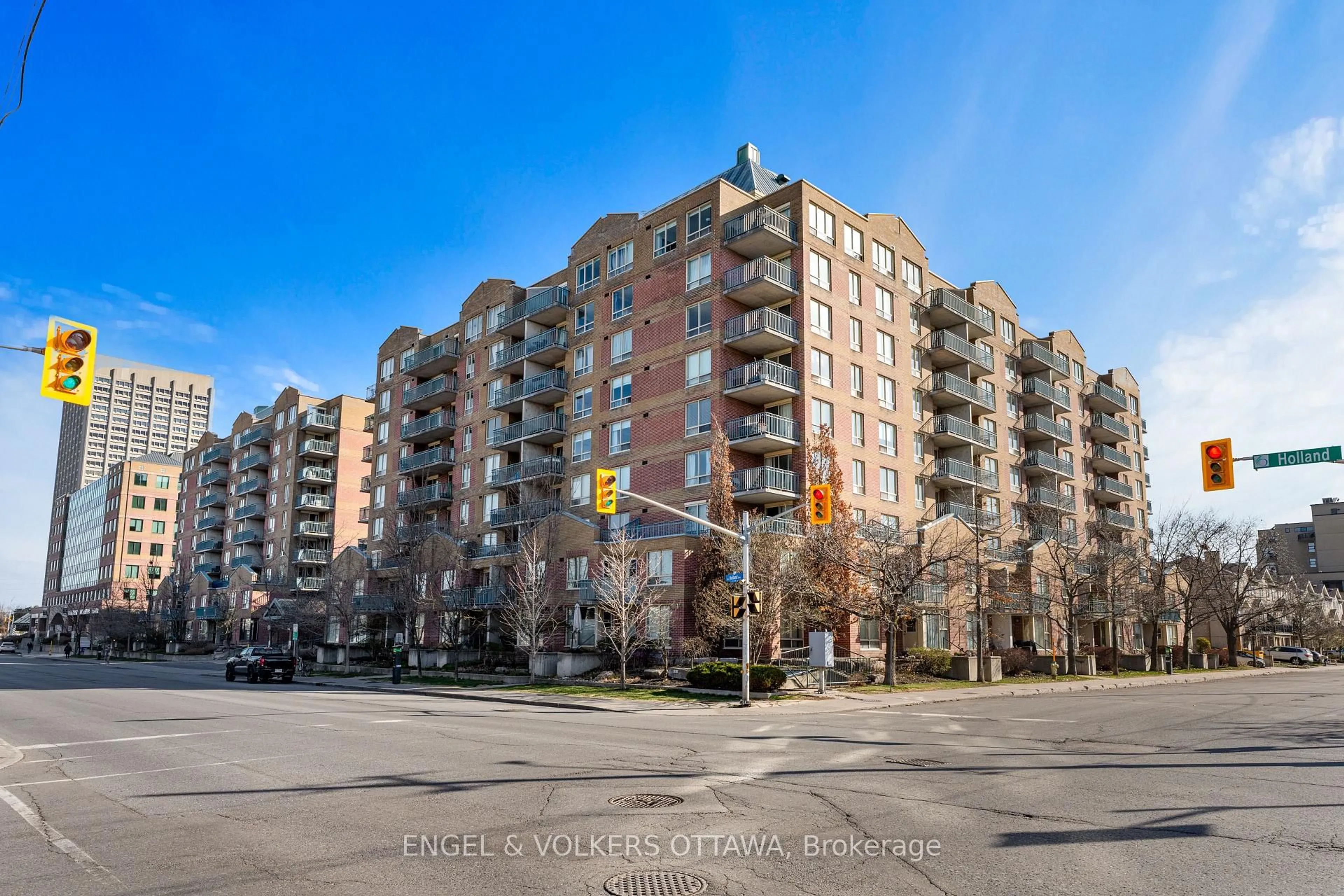 A pic from outside/outdoor area/front of a property/back of a property/a pic from drone, street for 45 Holland Ave #610, Ottawa Ontario K1Y 4S3