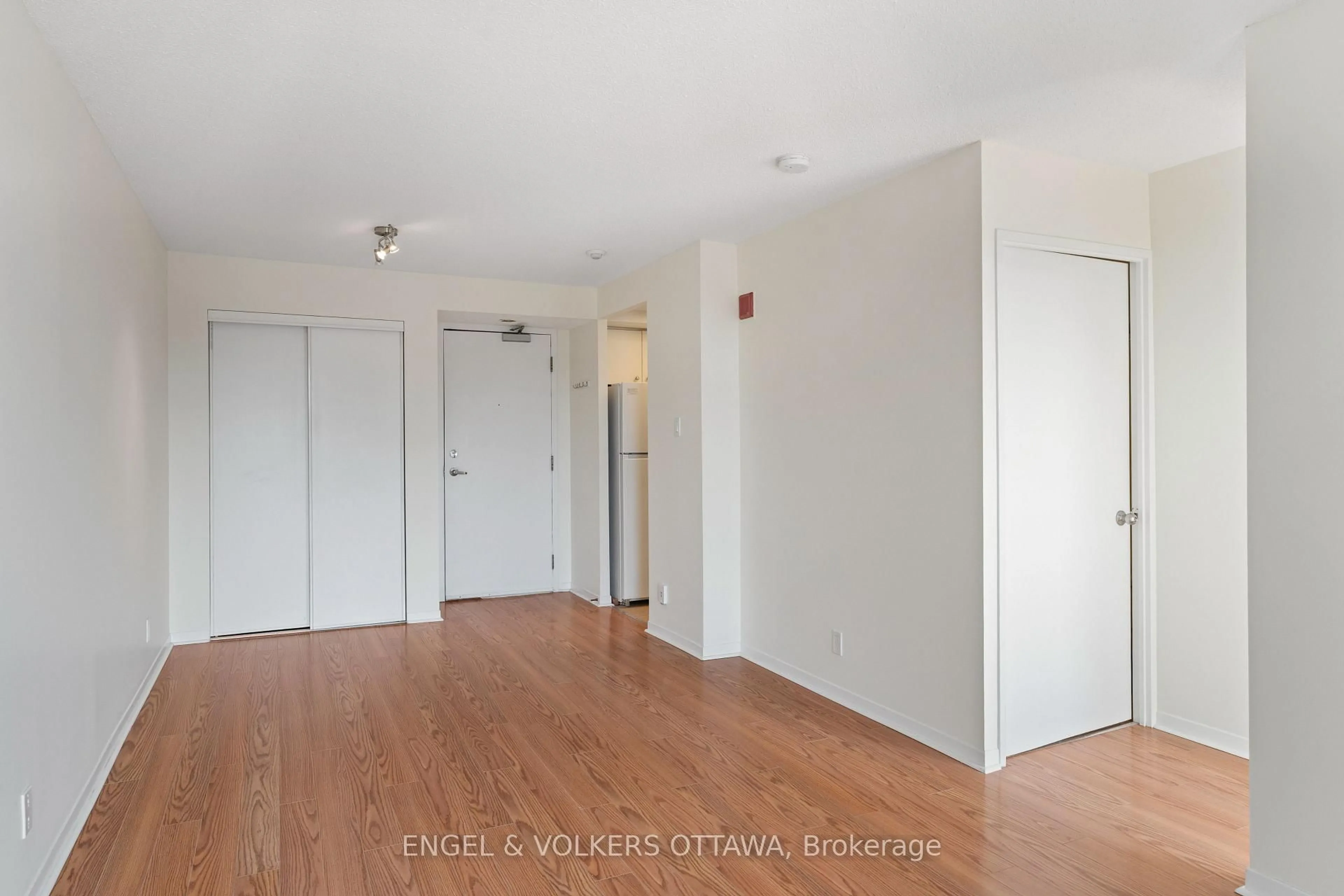 Unknown for 45 Holland Ave #610, Ottawa Ontario K1Y 4S3