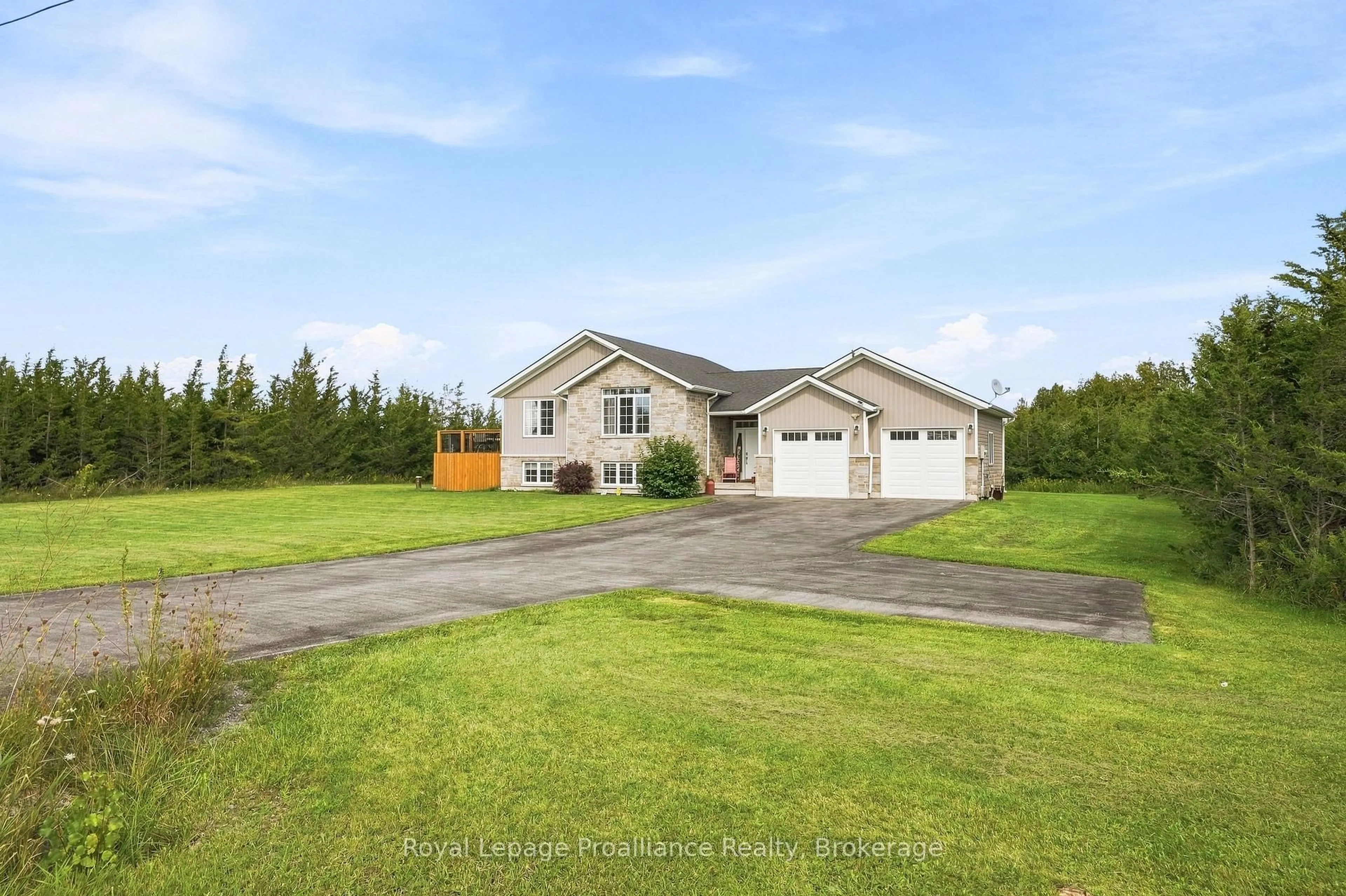 A pic from outside/outdoor area/front of a property/back of a property/a pic from drone, unknown for 608 Mitchell Rd, Belleville Ontario K8N 4Z6