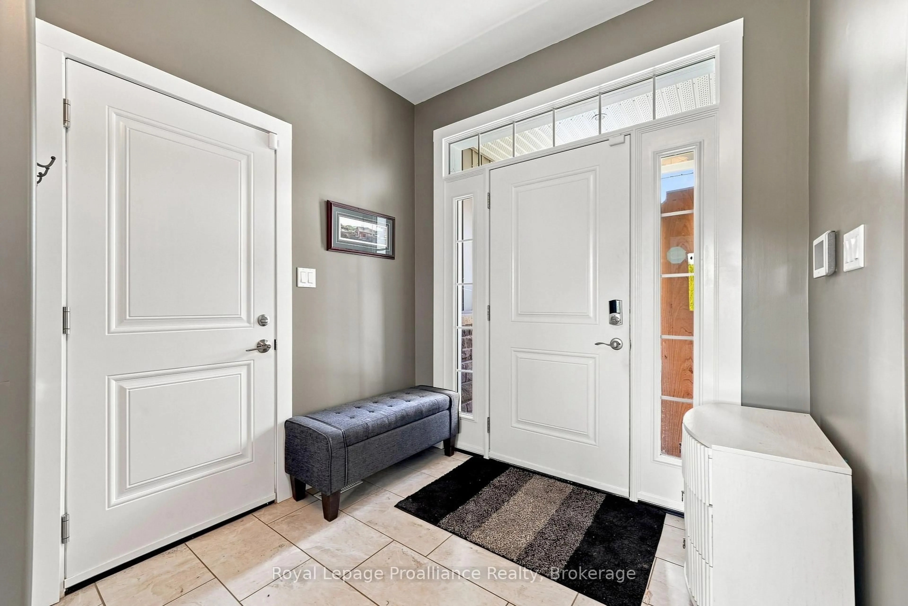 Indoor entryway for 608 Mitchell Rd, Belleville Ontario K8N 4Z6