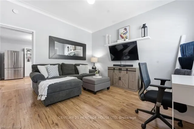 141 East Ave, Brantford 5