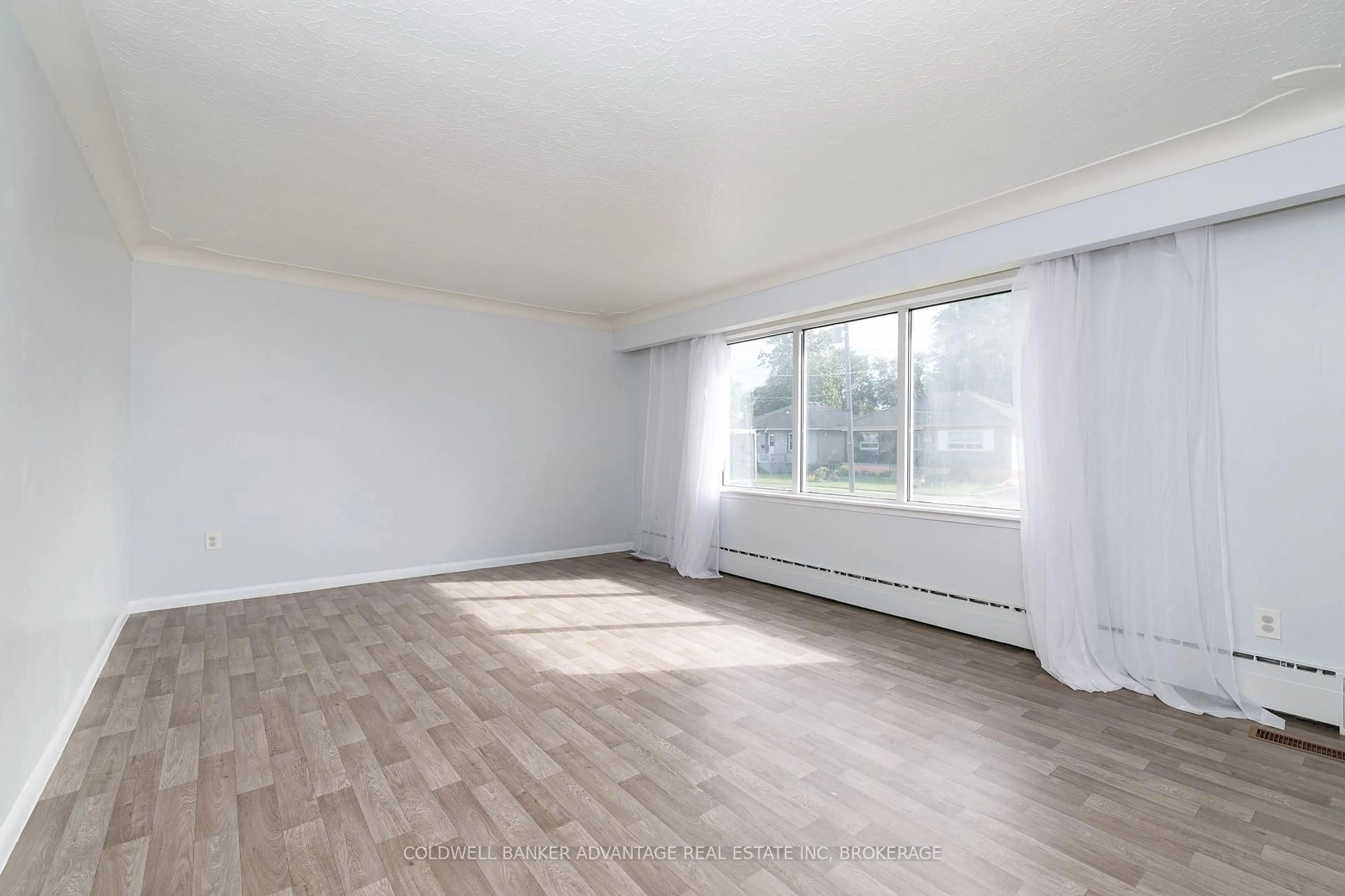 A pic of a room for 280 Clarke St, Port Colborne Ontario L3K 2G5