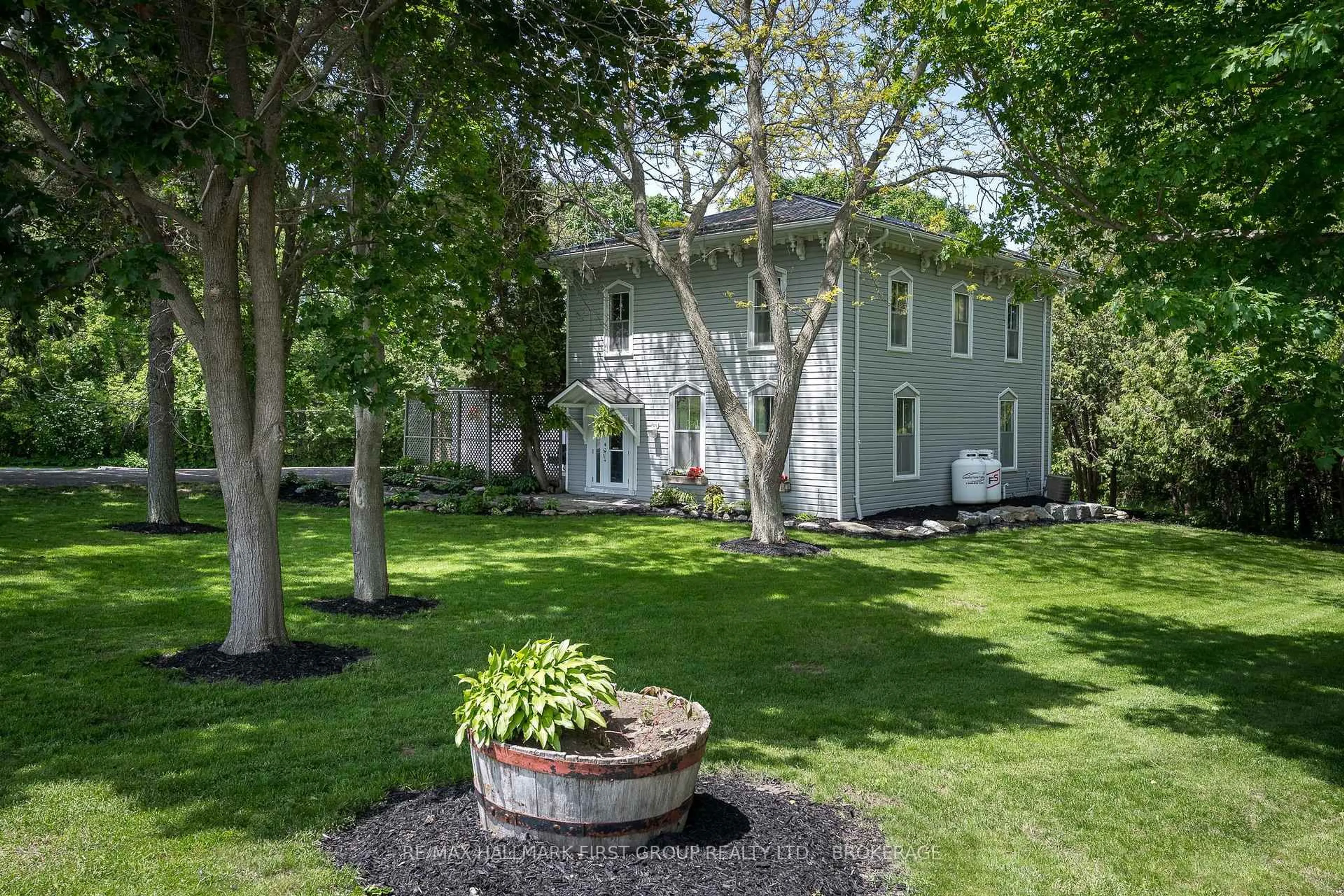 Patio, street for 3215 Big Creek St, Napanee Ontario K7R 3K6