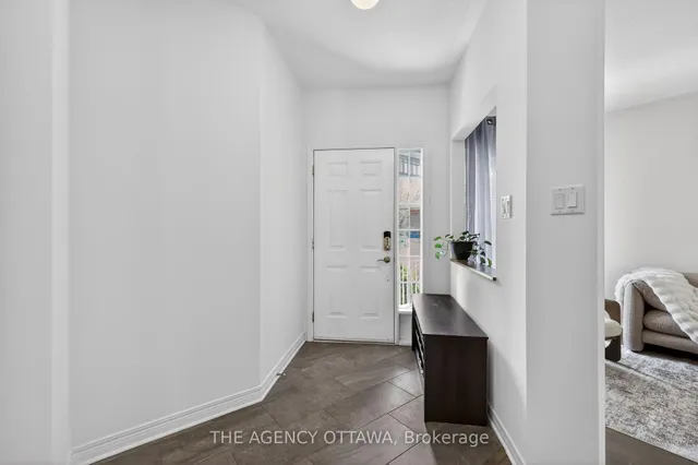 321 Goldridge Dr, Kanata 4
