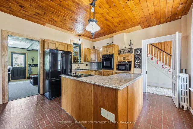 6752 Camlachie Rd, Plympton-Wyoming 3