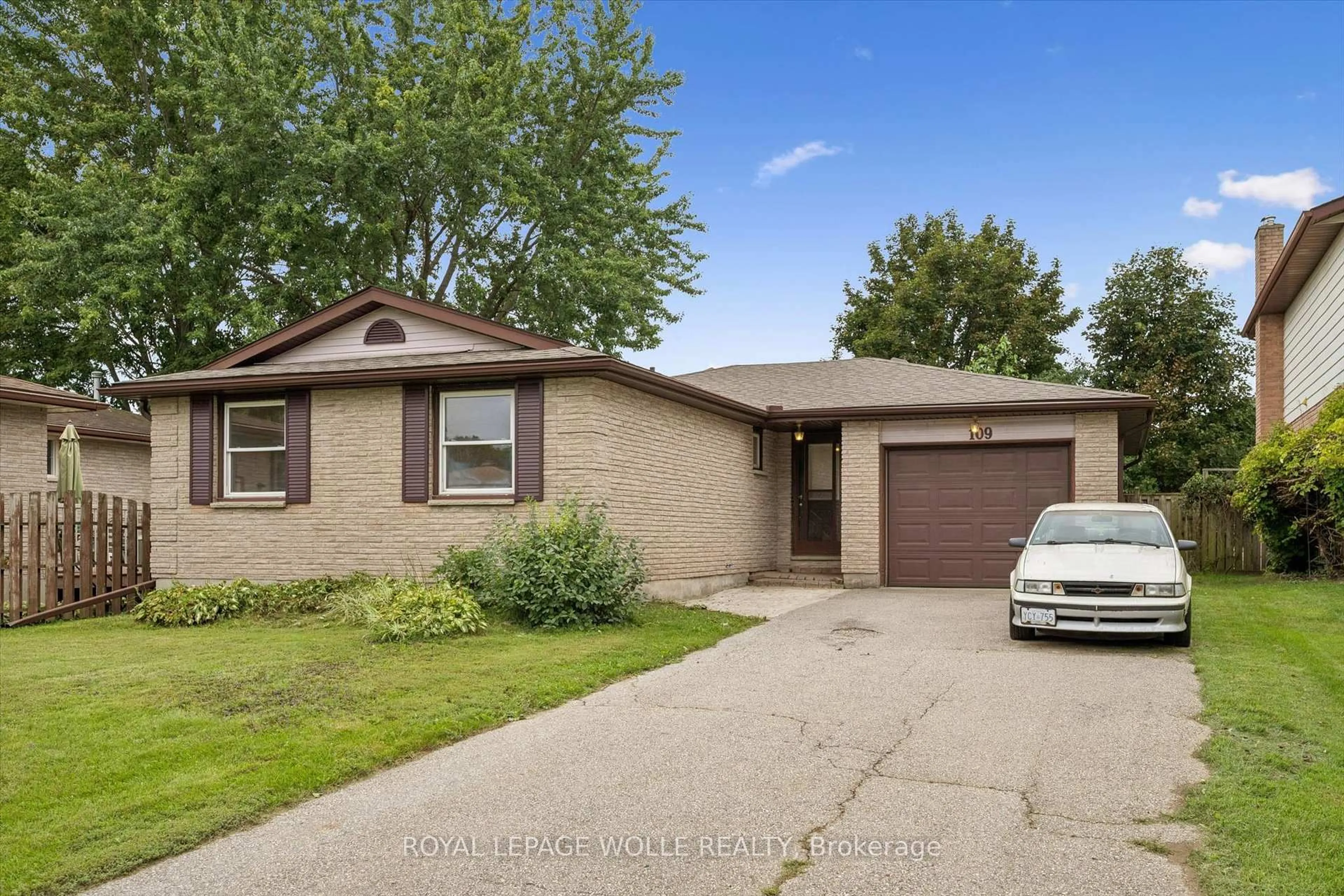 Home with brick exterior material, street for 109 Deerberry Pl, Waterloo Ontario N2V 1G2