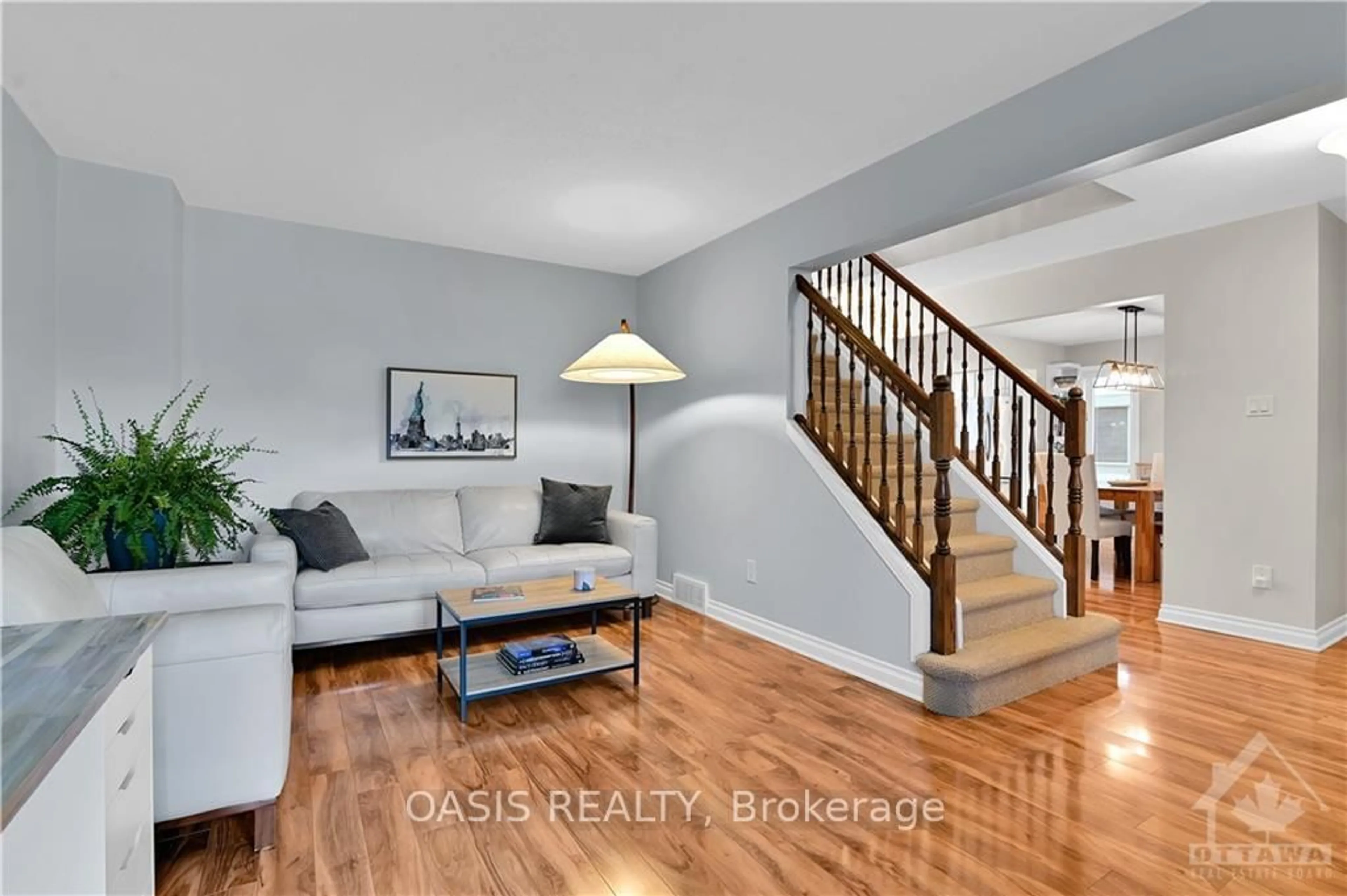 Living room with furniture, unknown for 5 Thornhedge Crt, Ottawa Ontario K1T 3E3