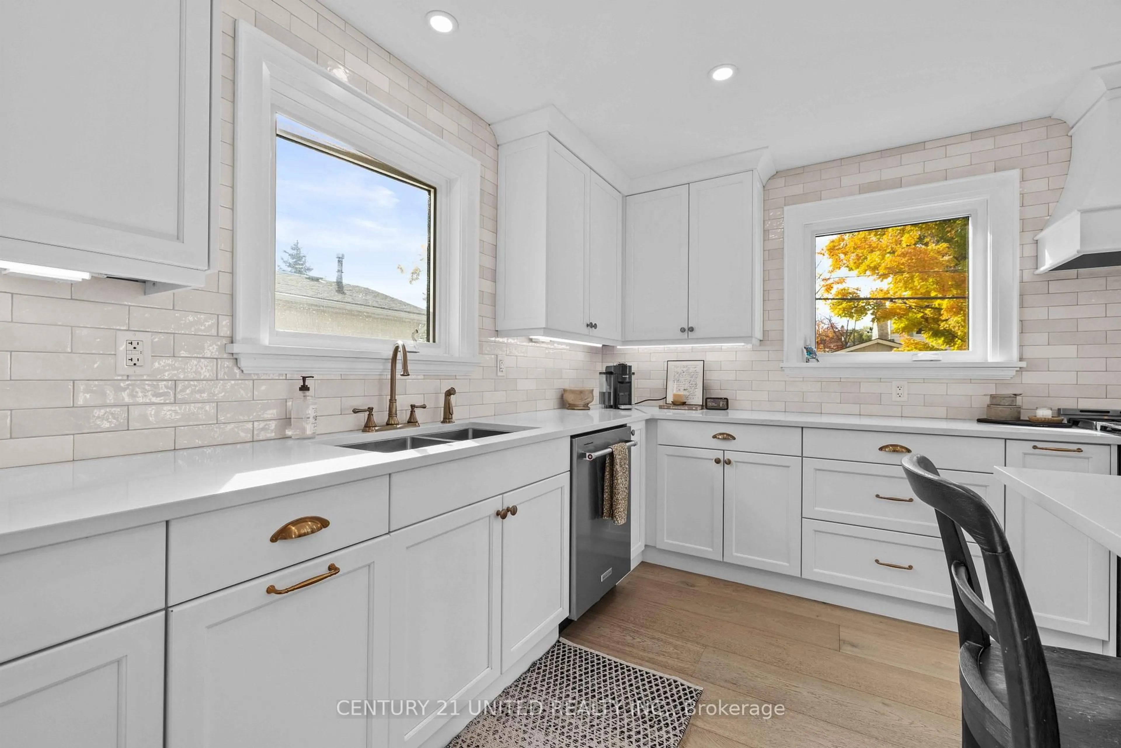 Open concept kitchen, ceramic/tile floor for 753 Chesterfield Ave, Peterborough Ontario K9H 4Y1
