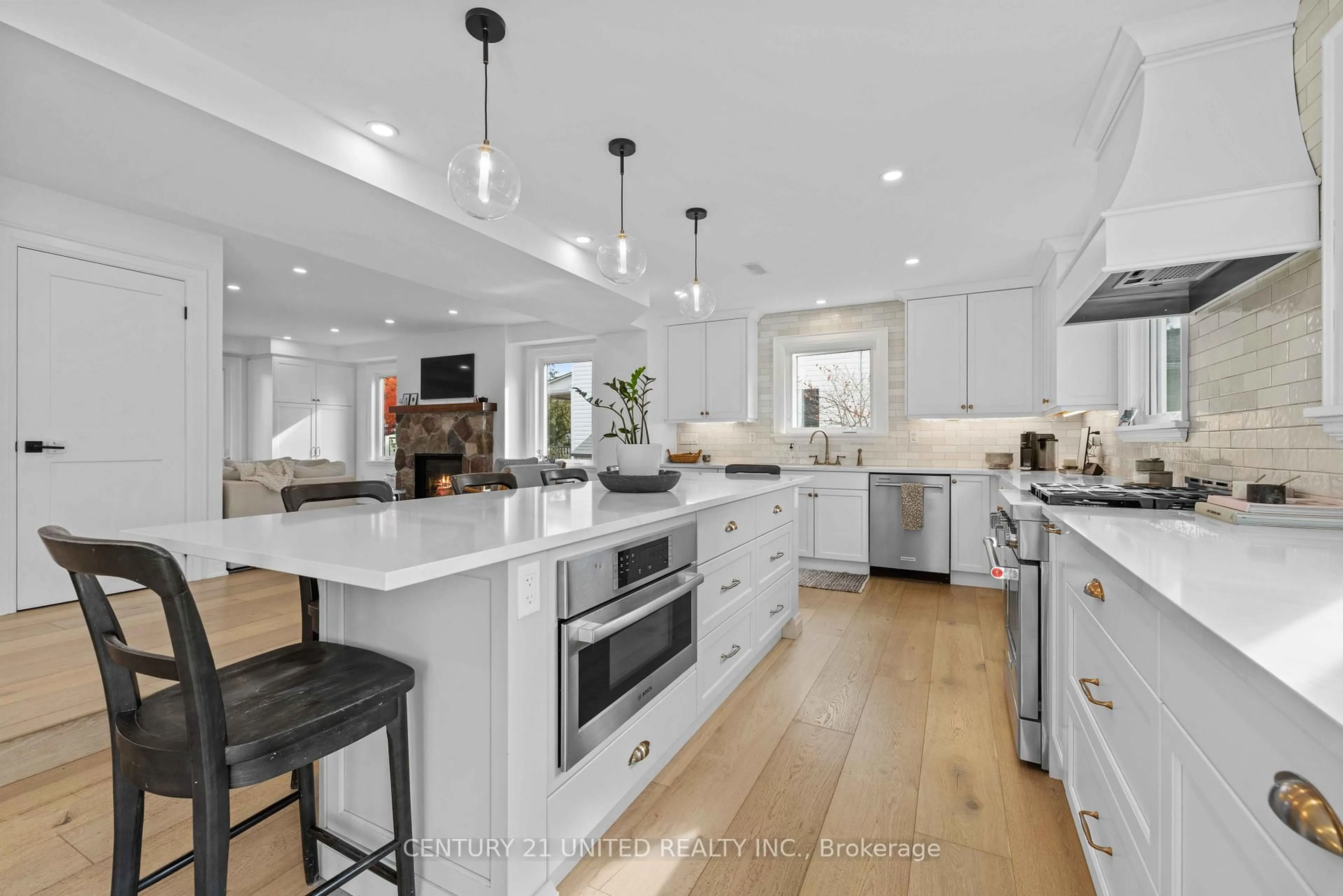 Open concept kitchen, ceramic/tile floor for 753 Chesterfield Ave, Peterborough Ontario K9H 4Y1