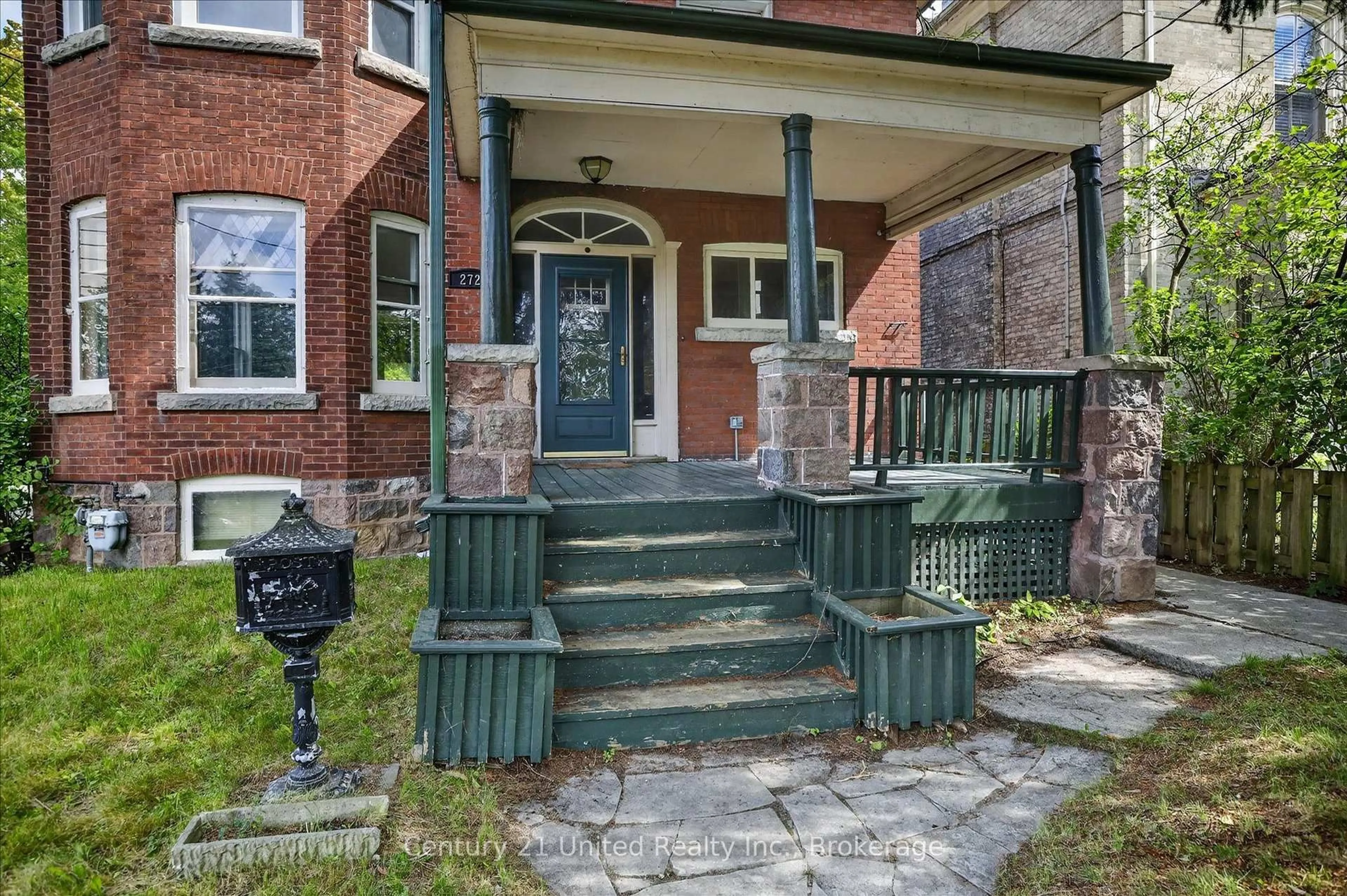 Unknown for 272 Burnham St, Peterborough Ontario K9H 1T3