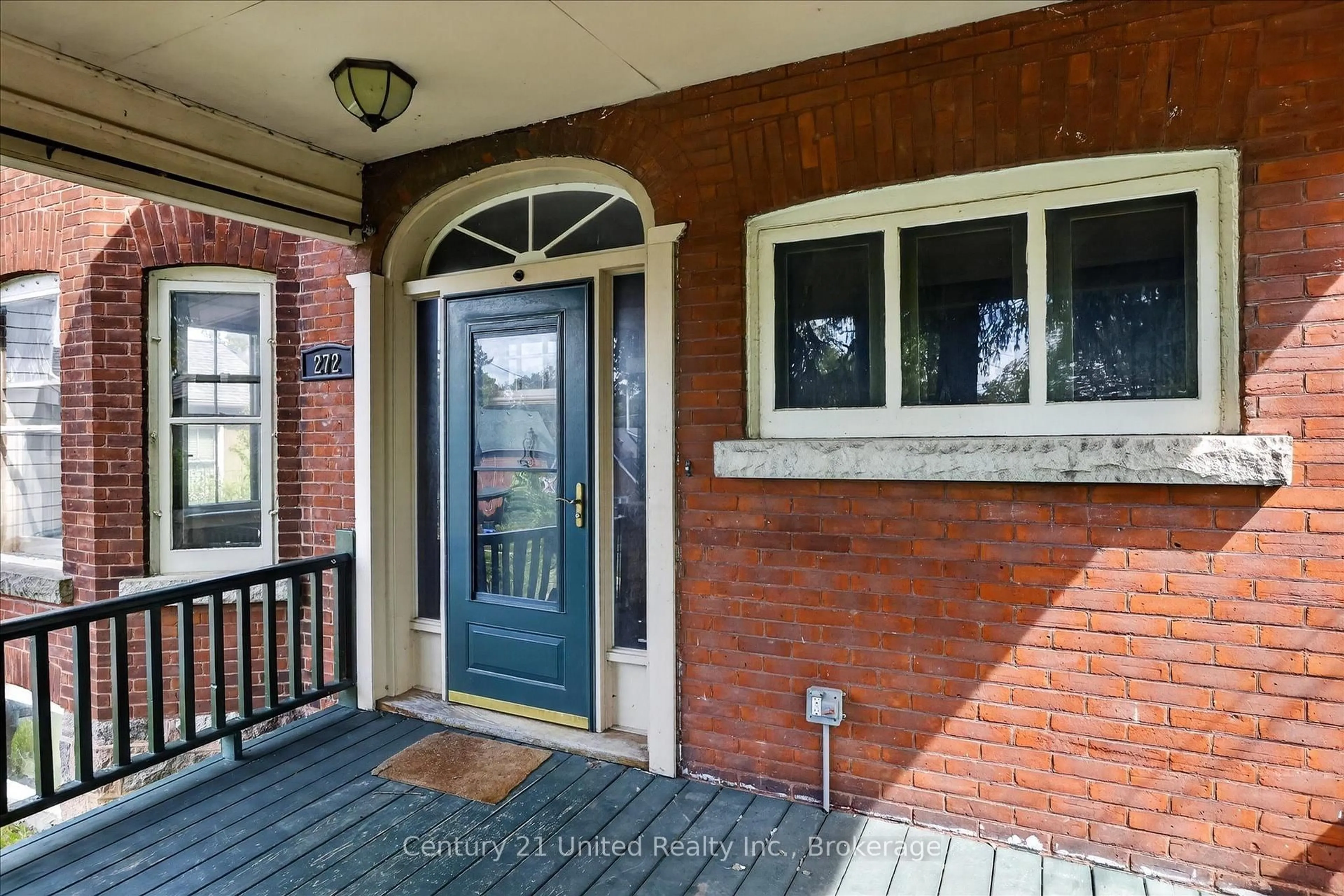 Unknown for 272 Burnham St, Peterborough Ontario K9H 1T3