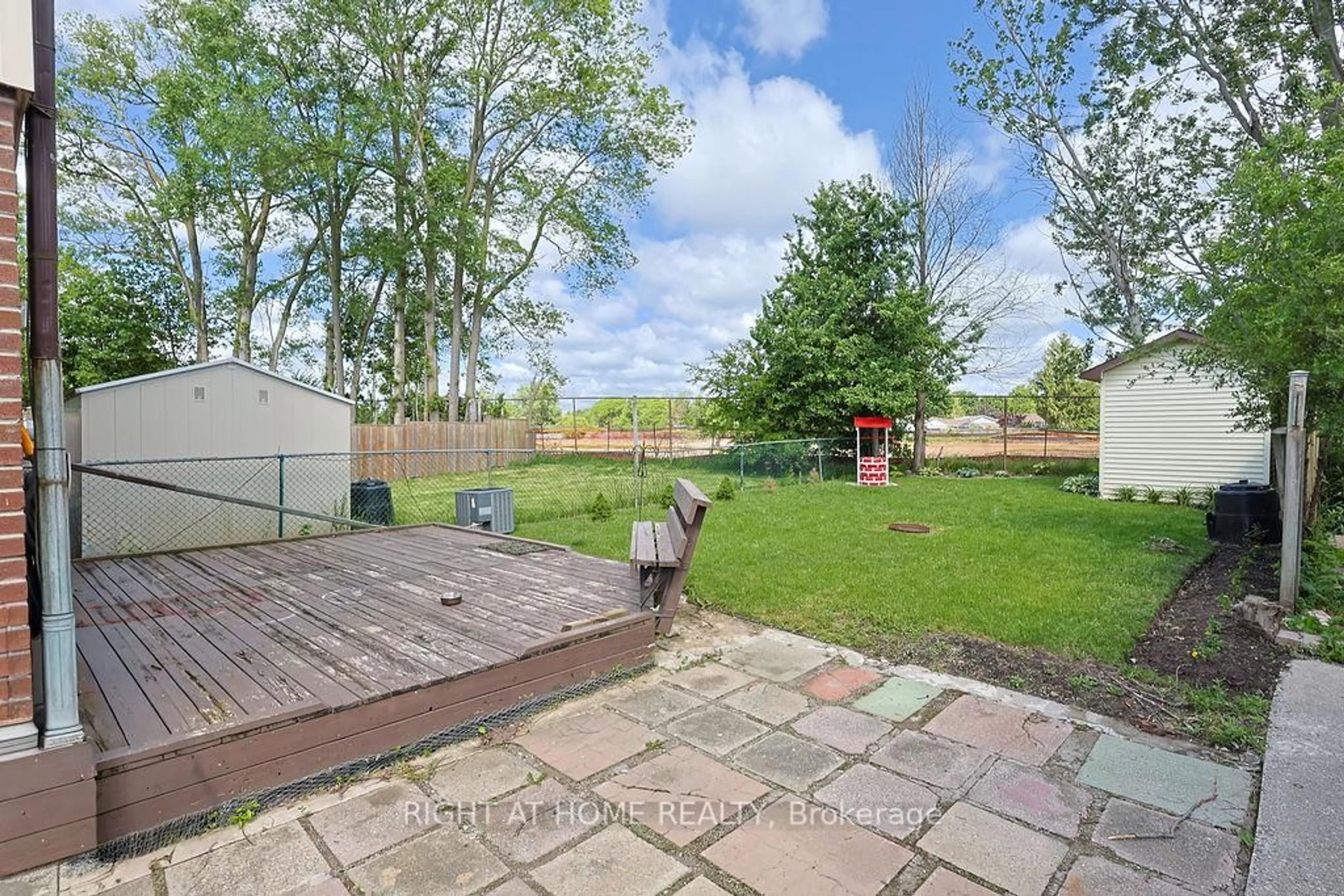 Patio, water/lake/river/ocean view for 208 Admiral Dr, London East Ontario N5V 1H8