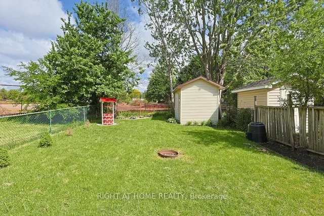 208 Admiral Dr, London East 5