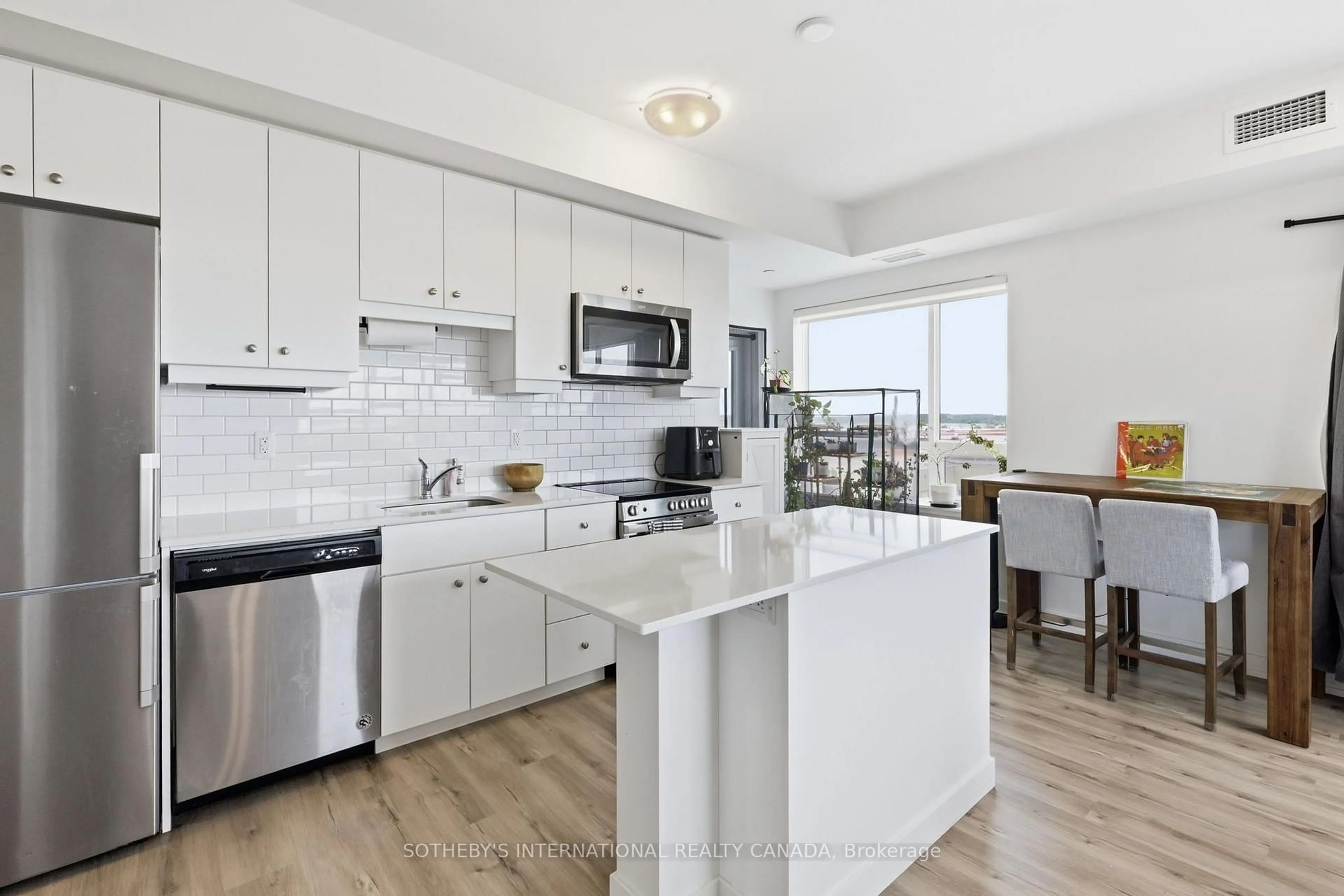 Open concept kitchen, unknown for 247 Northfield Dr #514, Waterloo Ontario N2K 0H1