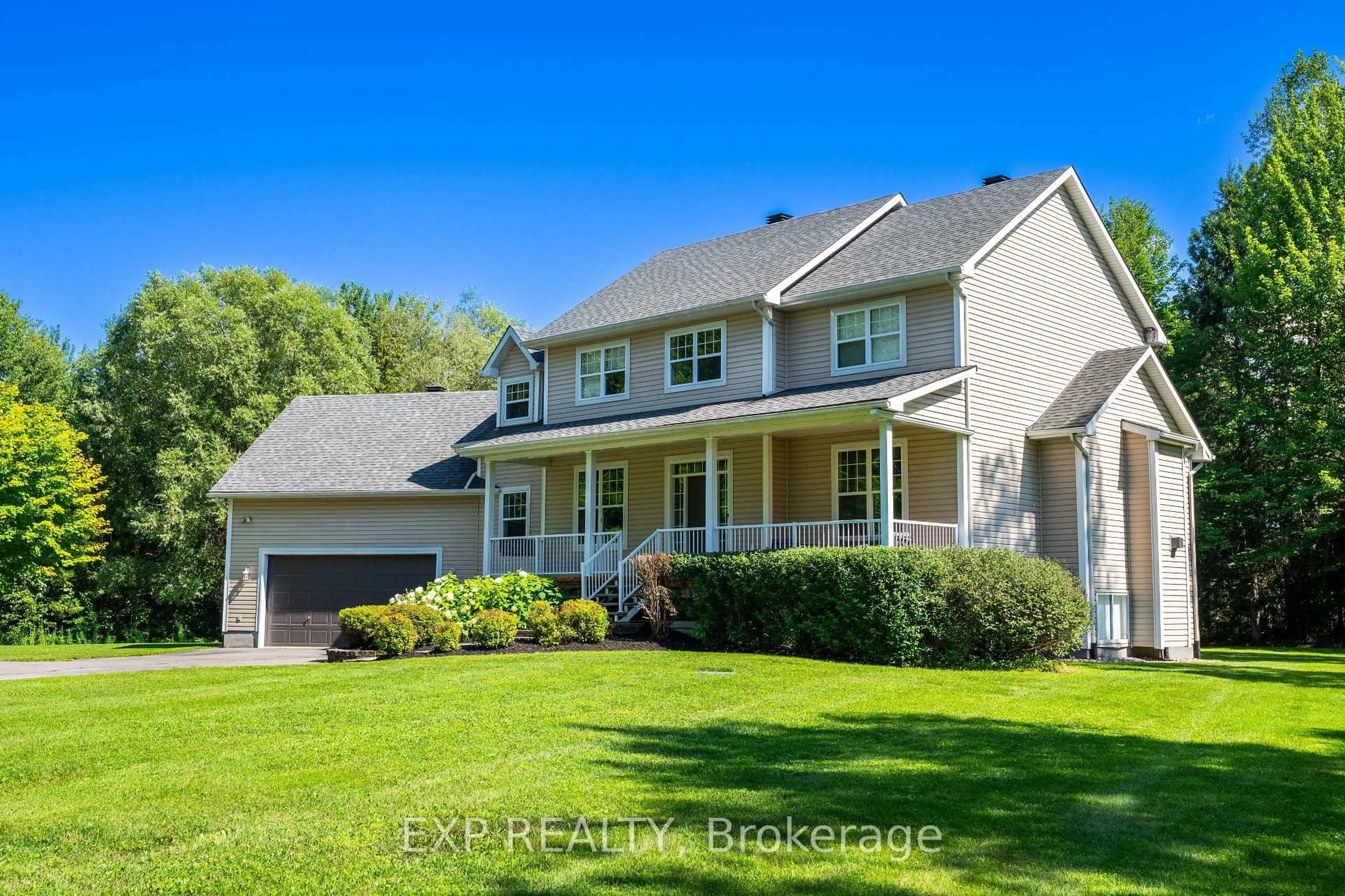 Home with vinyl exterior material, water/lake/river/ocean view for 4356 Piperville Rd Rd, Ottawa Ontario K1G 3N4
