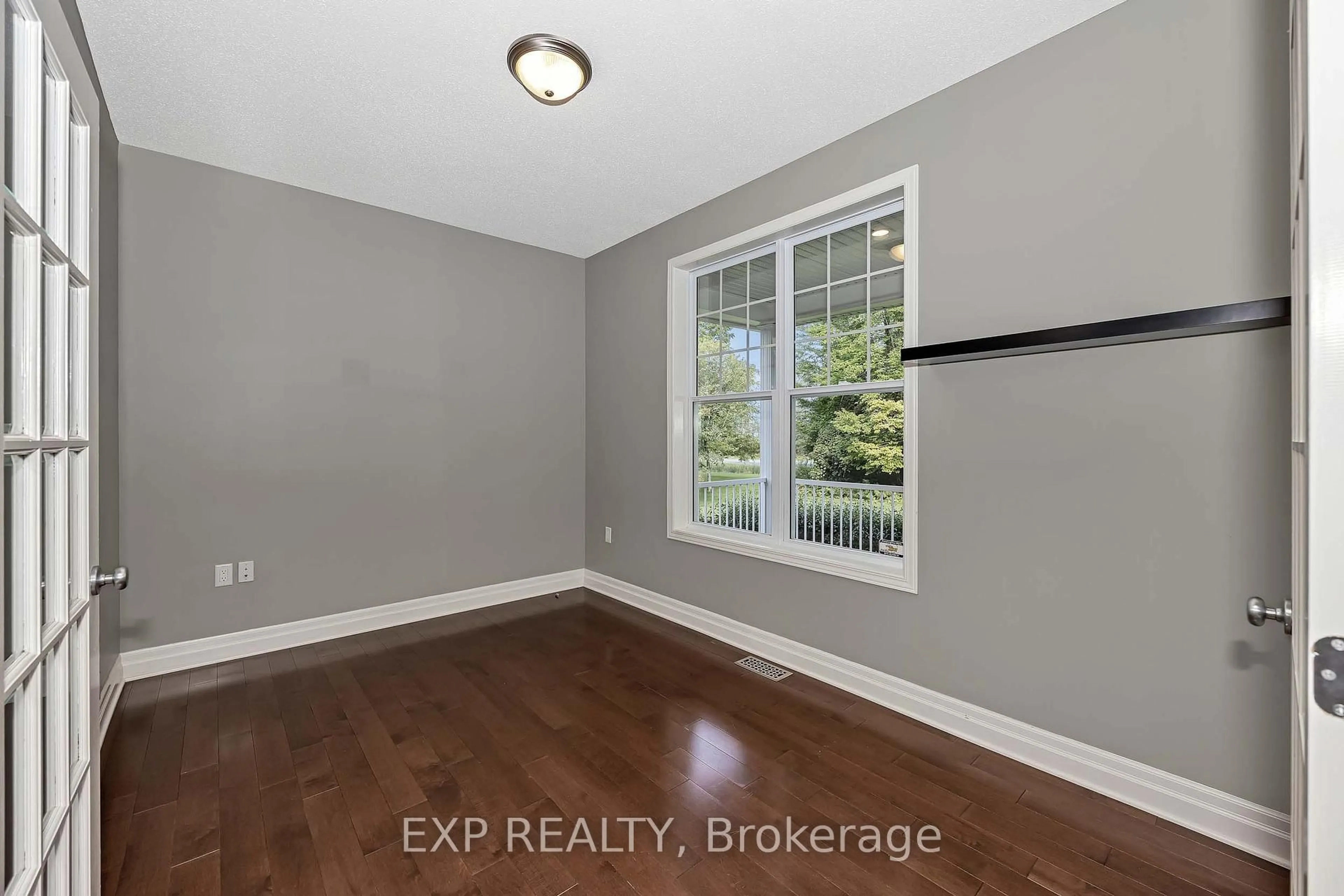 A pic of a room for 4356 Piperville Rd Rd, Ottawa Ontario K1G 3N4