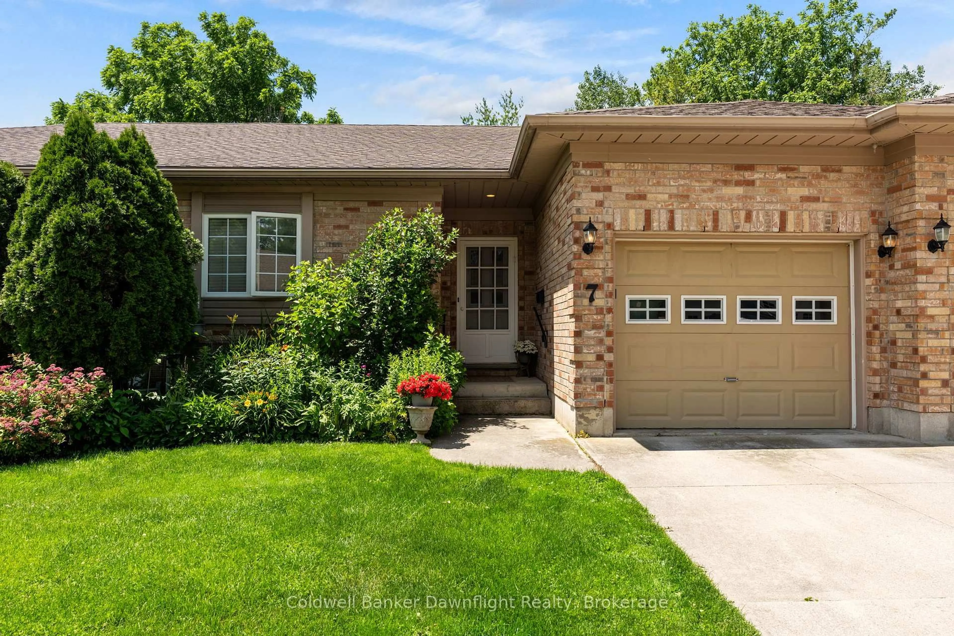 Home with brick exterior material, street for 7 Brookside Pl, South Huron Ontario N0M 1S2