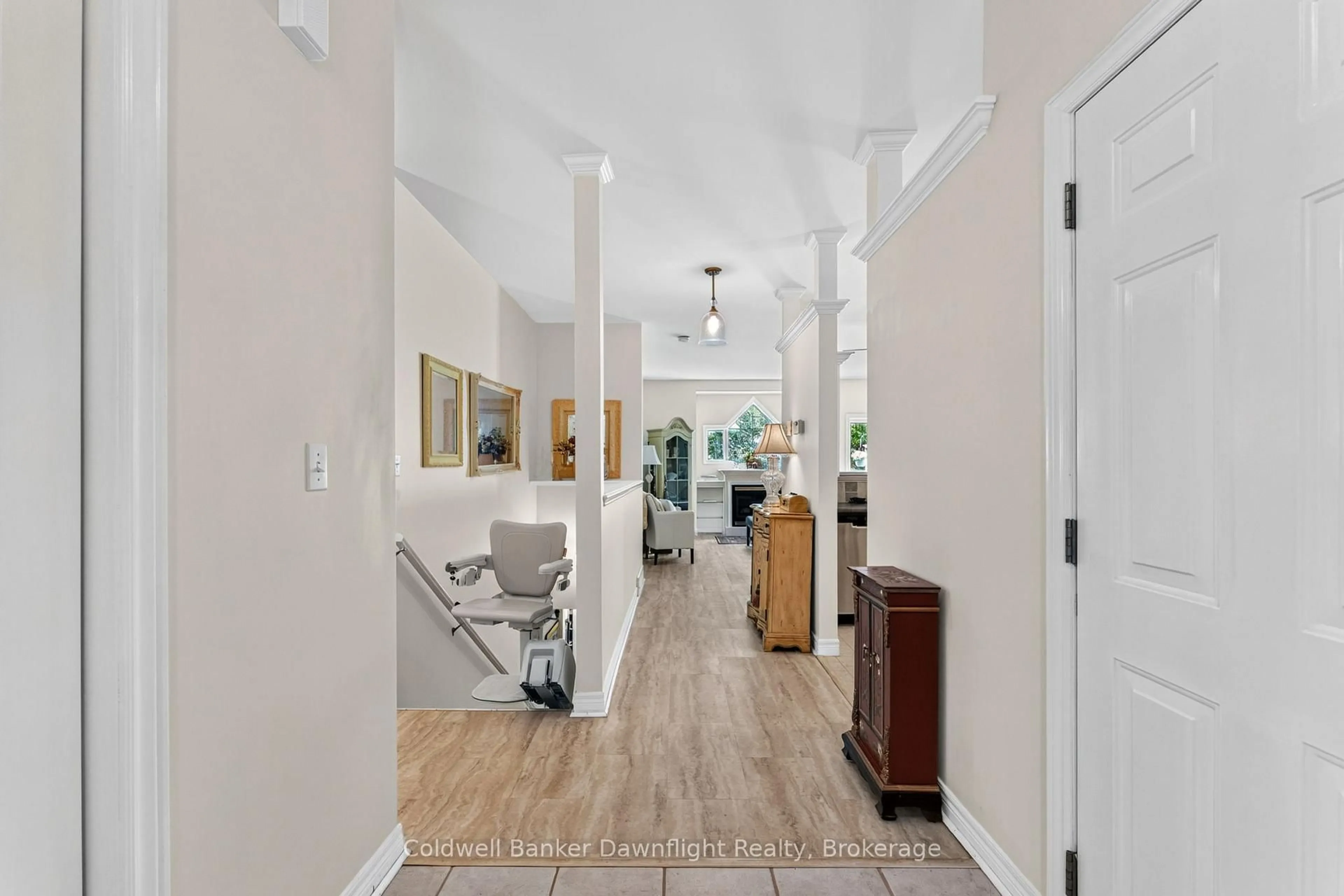 Indoor foyer for 7 Brookside Pl, South Huron Ontario N0M 1S2
