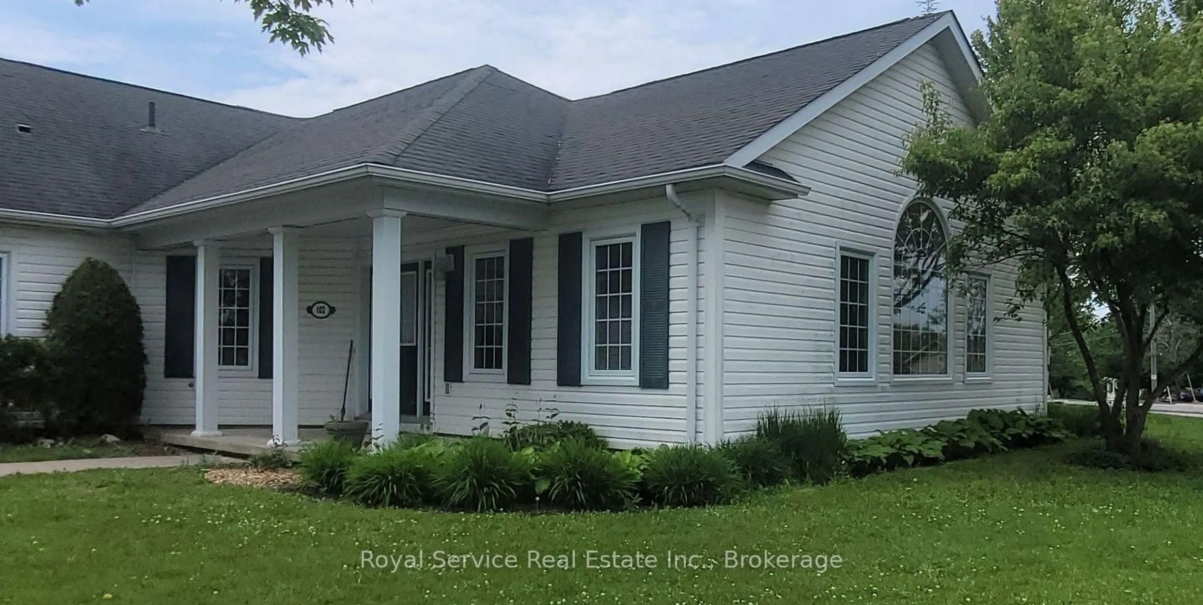 Home with vinyl exterior material, water/lake/river/ocean view for 325 Densmore Rd #102, Cobourg Ontario K9A 0E4