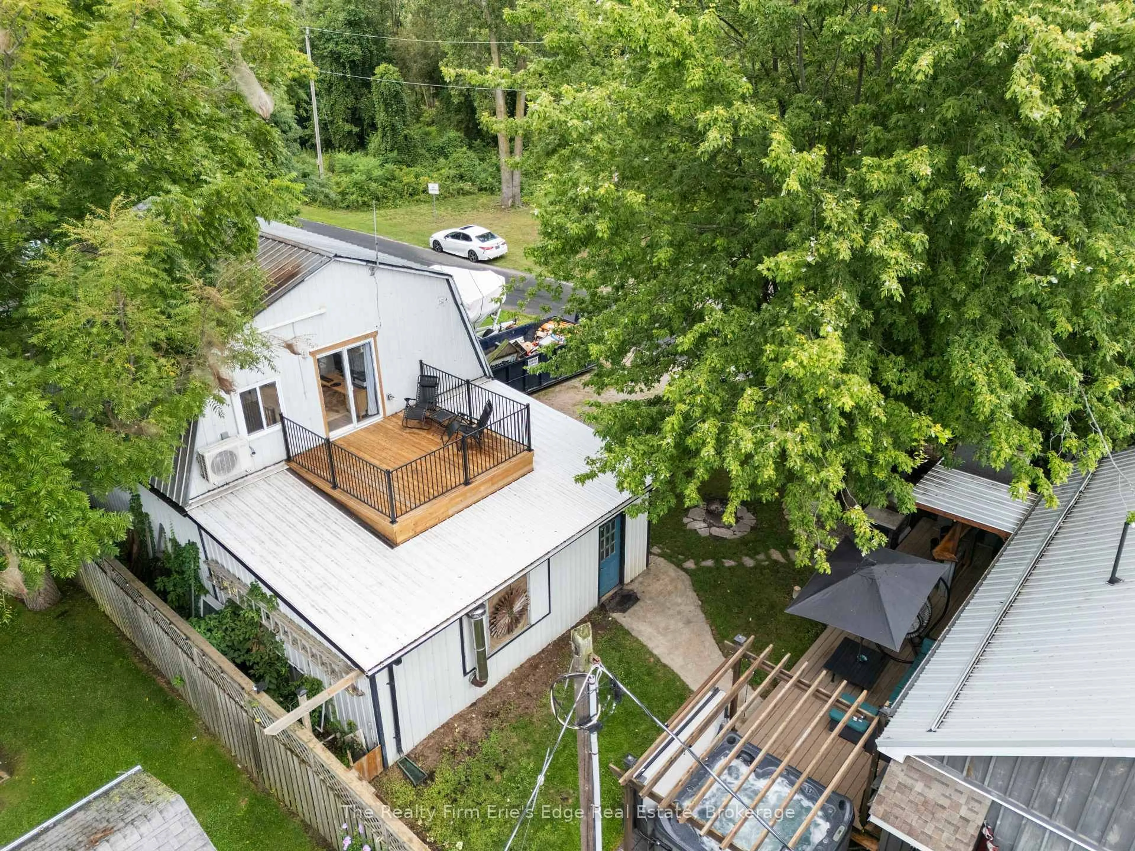 A pic from outside/outdoor area/front of a property/back of a property/a pic from drone, street for 14 Howey Ave, Norfolk Ontario N0E 1M0